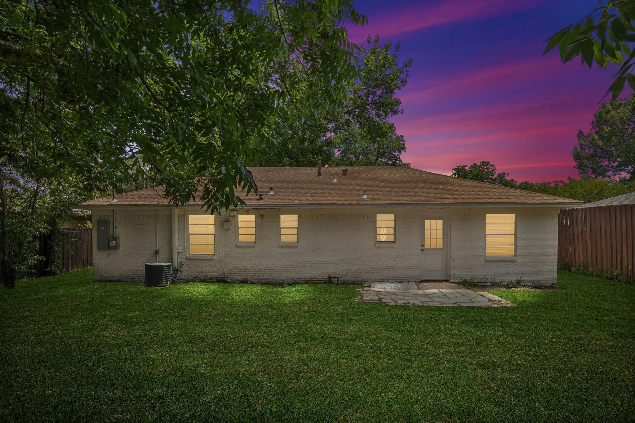 Single Family Residence For Sale in Dallas County , 747 High School Drive, Seagoville, Texas 75159, 3 Bedroom, 2 Bathroom, 1 Garage spaces, 1,092 Sqft, built in 1972, mls#21357351, Real Estate Agent in Seagoville, Homes For Sale in Dallas county, Homes For Sale in Seagoville, Realtor in Seagoville Texas, Real Estate Brokerage Independent Realty Texas, Luminita Cordes Realtor