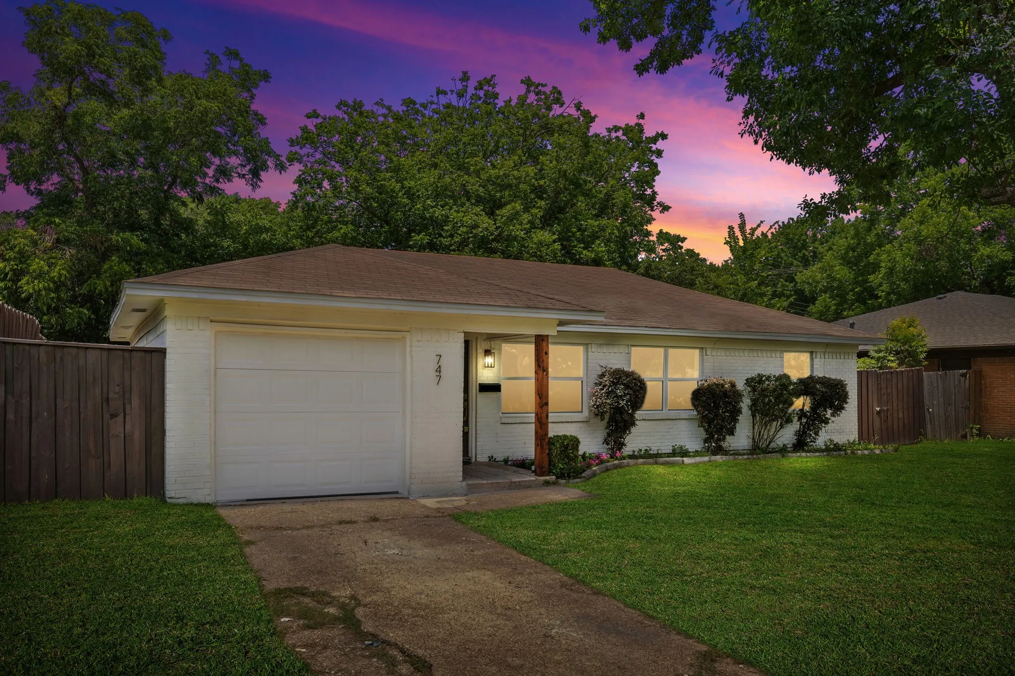 Single Family Residence For Sale in Dallas County , 747 High School Drive, Seagoville, Texas 75159, 3 Bedroom, 2 Bathroom, 1 Garage spaces, 1,092 Sqft, built in 1972, mls#21357351, Real Estate Agent in Seagoville, Homes For Sale in Dallas county, Homes For Sale in Seagoville, Realtor in Seagoville Texas, Real Estate Brokerage Independent Realty Texas, Luminita Cordes Realtor