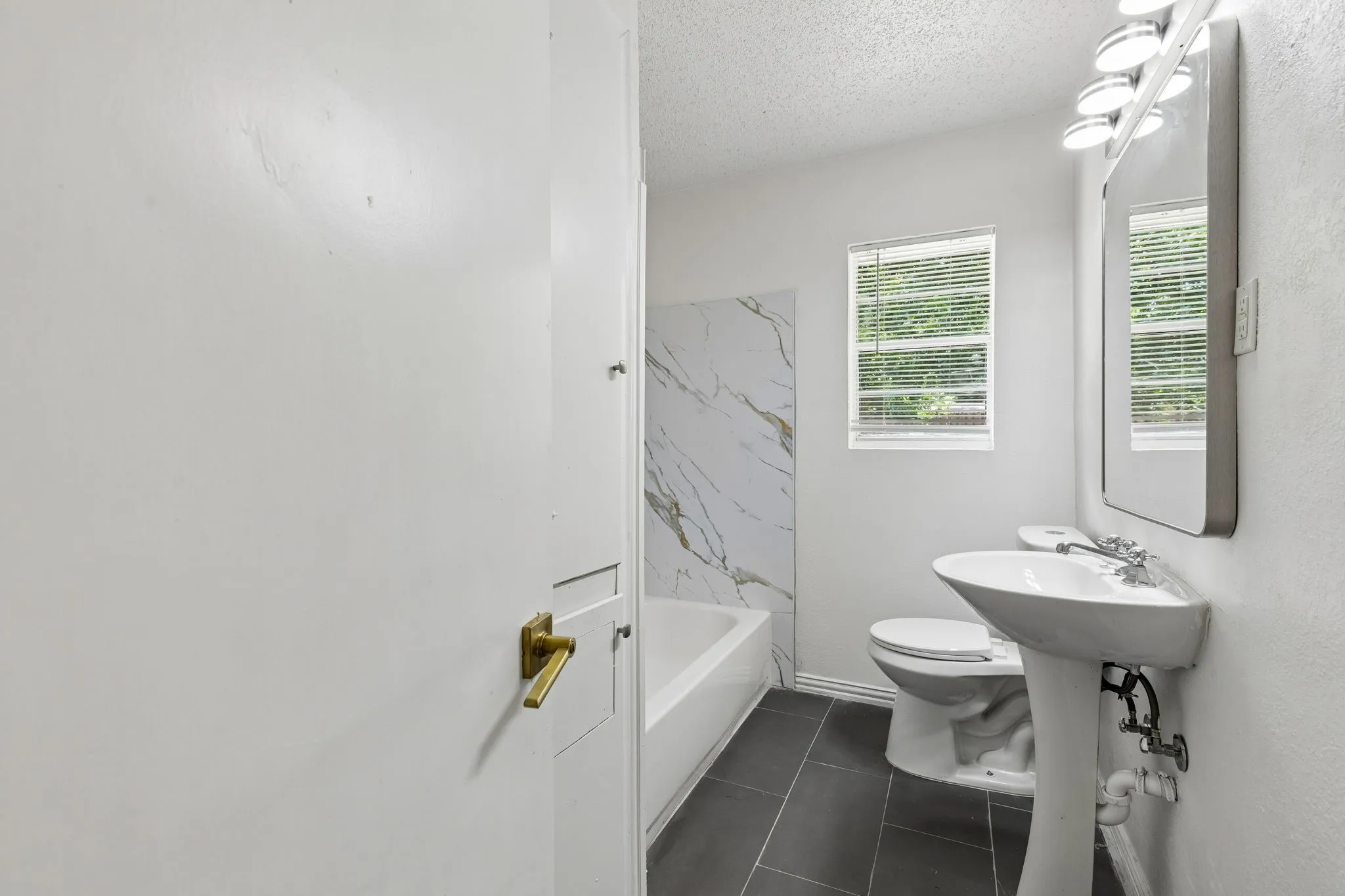 Single Family Residence For Sale in Dallas County , 747 High School Drive, Seagoville, Texas 75159, 3 Bedroom, 2 Bathroom, 1 Garage spaces, 1,092 Sqft, built in 1972, mls#21357351, Real Estate Agent in Seagoville, Homes For Sale in Dallas county, Homes For Sale in Seagoville, Realtor in Seagoville Texas, Real Estate Brokerage Independent Realty Texas, Luminita Cordes Realtor