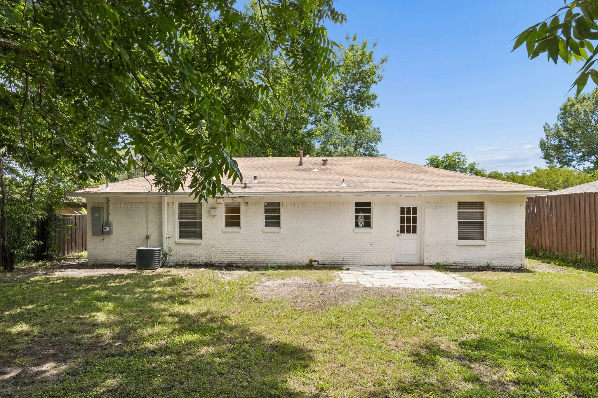 Single Family Residence For Sale in Dallas County , 747 High School Drive, Seagoville, Texas 75159, 3 Bedroom, 2 Bathroom, 1 Garage spaces, 1,092 Sqft, built in 1972, mls#21357351, Real Estate Agent in Seagoville, Homes For Sale in Dallas county, Homes For Sale in Seagoville, Realtor in Seagoville Texas, Real Estate Brokerage Independent Realty Texas, Luminita Cordes Realtor