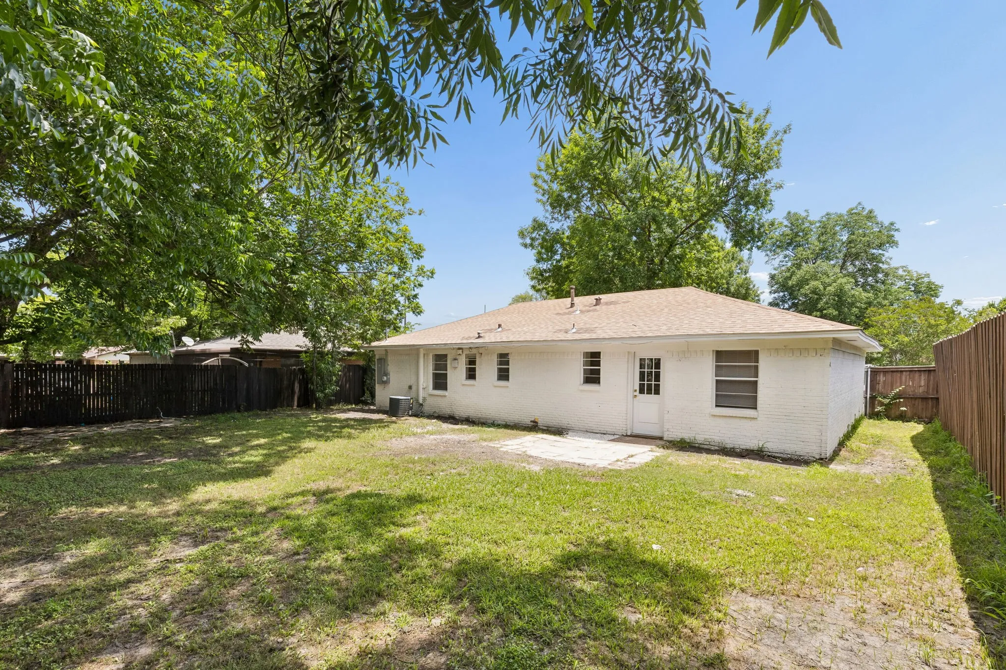 Single Family Residence For Sale in Dallas County , 747 High School Drive, Seagoville, Texas 75159, 3 Bedroom, 2 Bathroom, 1 Garage spaces, 1,092 Sqft, built in 1972, mls#21357351, Real Estate Agent in Seagoville, Homes For Sale in Dallas county, Homes For Sale in Seagoville, Realtor in Seagoville Texas, Real Estate Brokerage Independent Realty Texas, Luminita Cordes Realtor