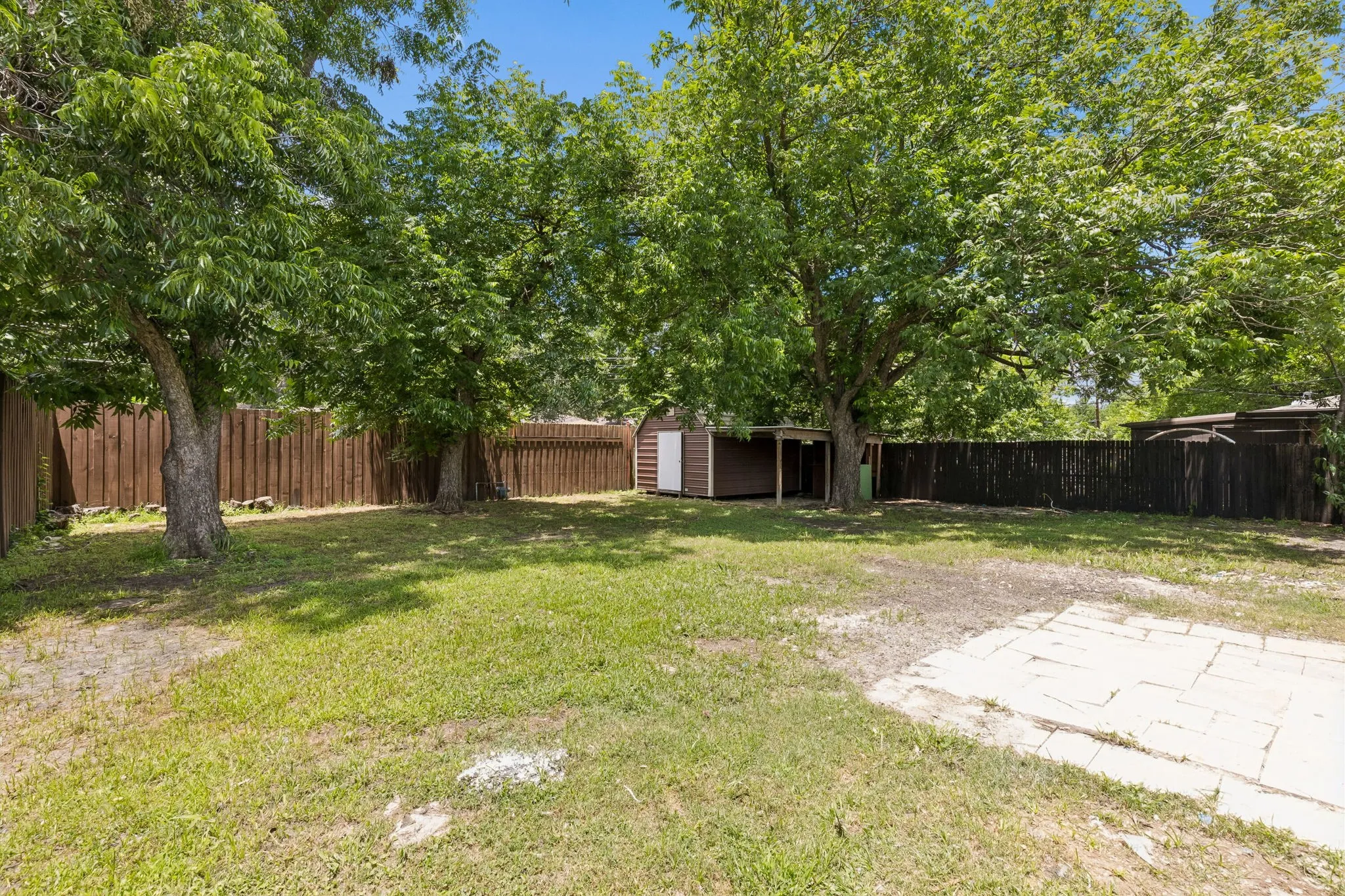 Single Family Residence For Sale in Dallas County , 747 High School Drive, Seagoville, Texas 75159, 3 Bedroom, 2 Bathroom, 1 Garage spaces, 1,092 Sqft, built in 1972, mls#21357351, Real Estate Agent in Seagoville, Homes For Sale in Dallas county, Homes For Sale in Seagoville, Realtor in Seagoville Texas, Real Estate Brokerage Independent Realty Texas, Luminita Cordes Realtor
