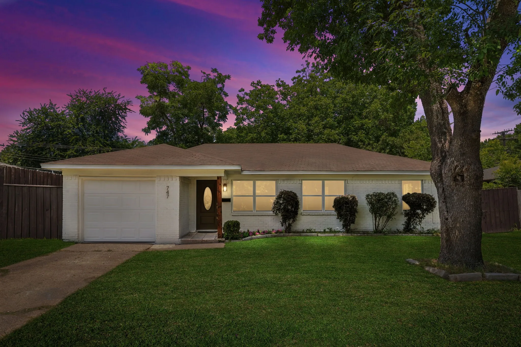 Single Family Residence For Sale in Dallas County , 747 High School Drive, Seagoville, Texas 75159, 3 Bedroom, 2 Bathroom, 1 Garage spaces, 1,092 Sqft, built in 1972, mls#21357351, Real Estate Agent in Seagoville, Homes For Sale in Dallas county, Homes For Sale in Seagoville, Realtor in Seagoville Texas, Real Estate Brokerage Independent Realty Texas, Luminita Cordes Realtor