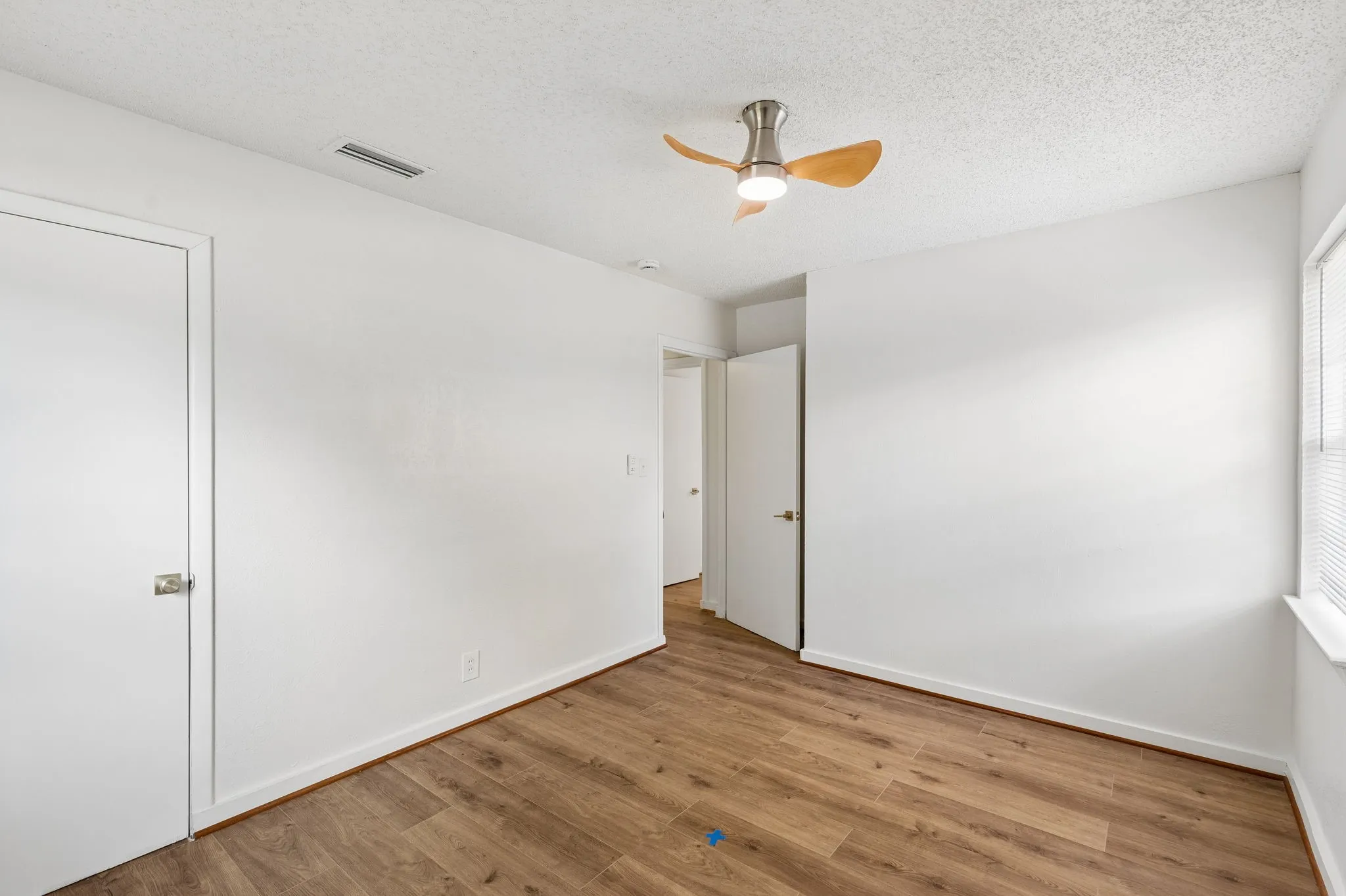 Single Family Residence For Sale in Dallas County , 747 High School Drive, Seagoville, Texas 75159, 3 Bedroom, 2 Bathroom, 1 Garage spaces, 1,092 Sqft, built in 1972, mls#21357351, Real Estate Agent in Seagoville, Homes For Sale in Dallas county, Homes For Sale in Seagoville, Realtor in Seagoville Texas, Real Estate Brokerage Independent Realty Texas, Luminita Cordes Realtor