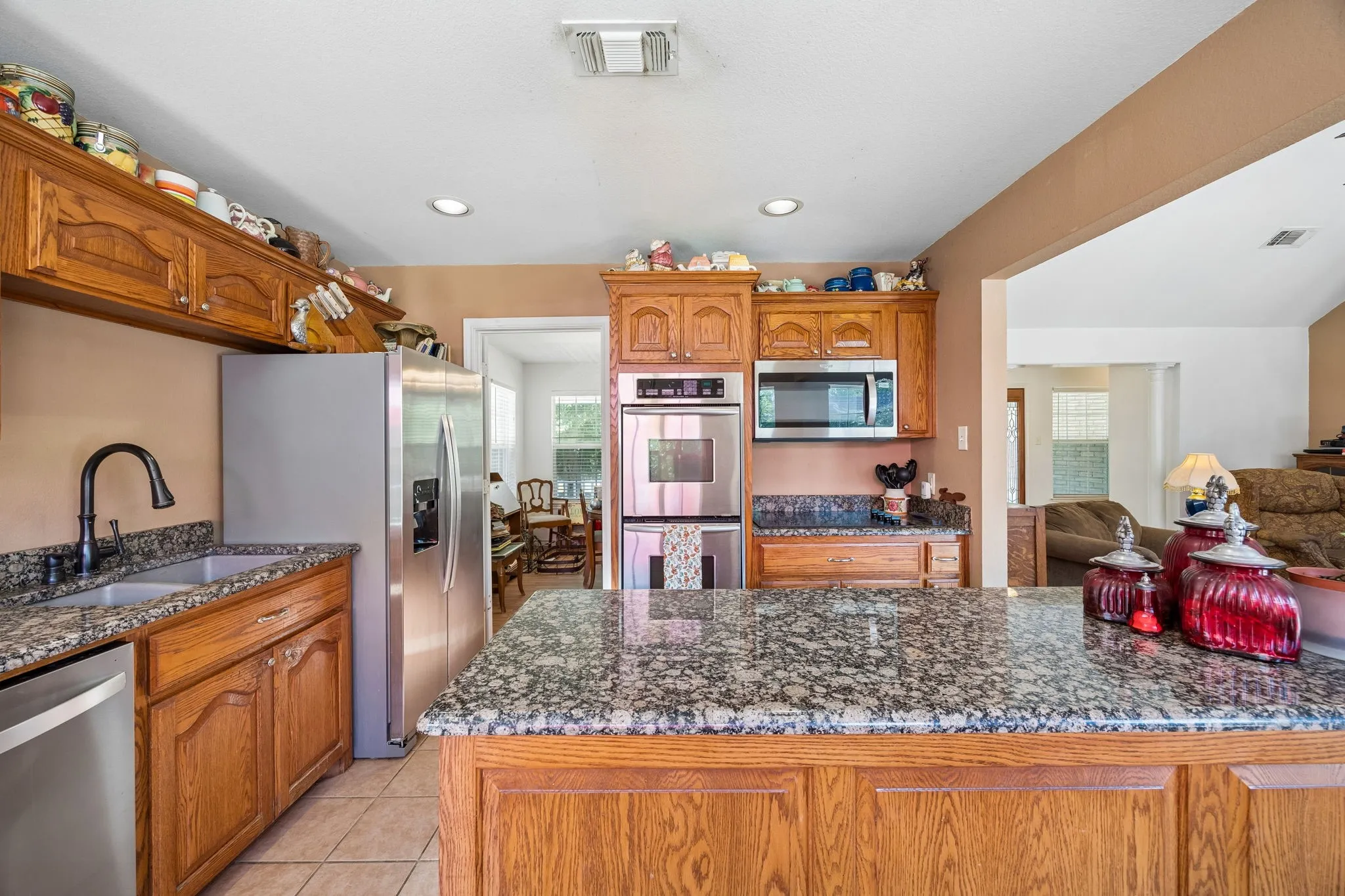 Single Family Residence For Sale in Hunt County , 2024 County Road 1034, Greenville, Texas 75401, 3 Bedroom, 2 Bathroom, 2 Garage spaces, 1,833 Sqft, built in 2010, mls#21355131, Real Estate Agent in Greenville, Homes For Sale in Hunt county, Homes For Sale in Greenville, Realtor in Greenville Texas, Real Estate Brokerage Independent Realty Texas, Luminita Cordes Realtor