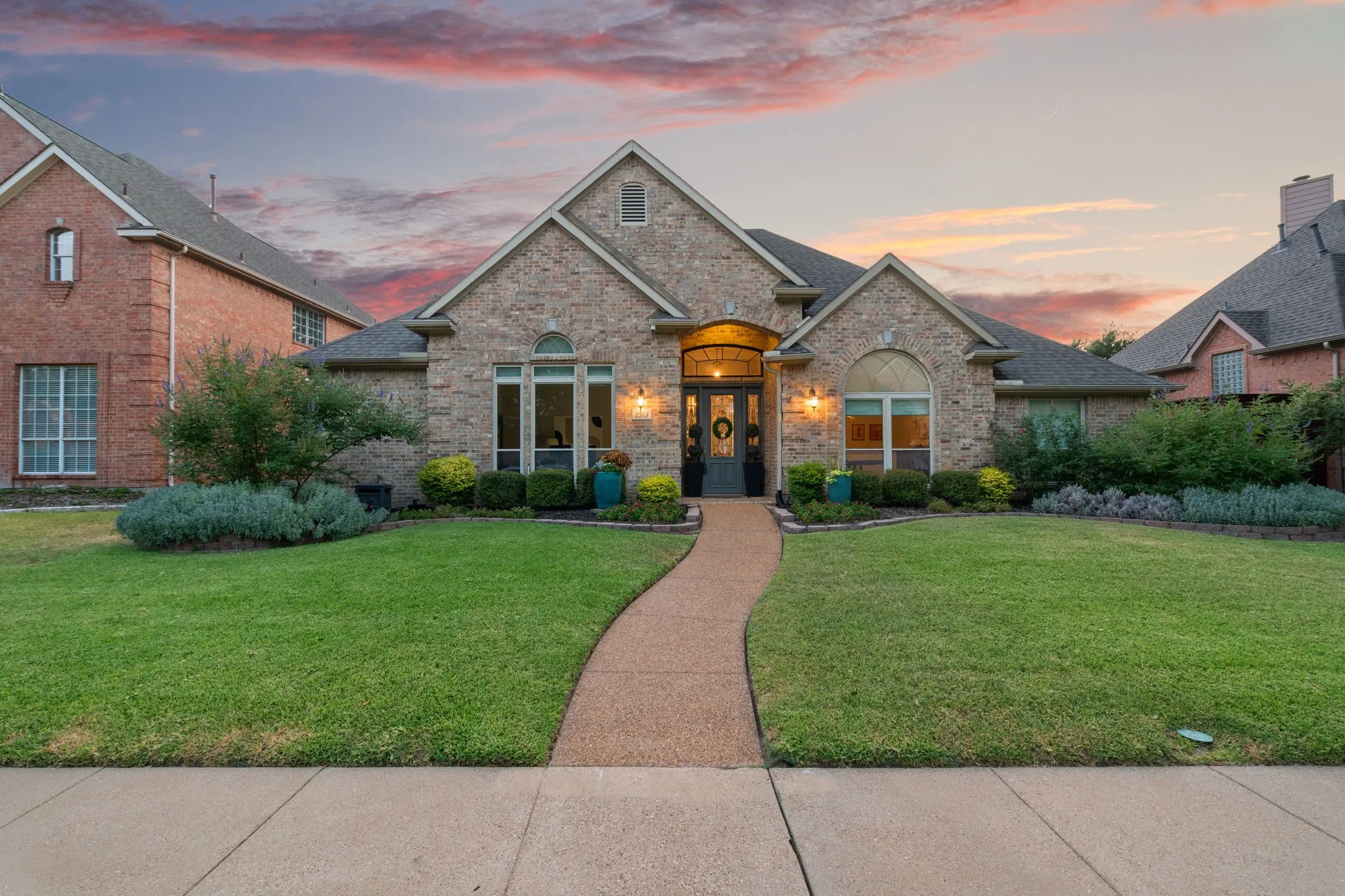 Single Family Residence For Sale in Collin County , 2913 Harkness Drive, Plano, Texas 75093, 4 Bedroom, 3 Bathroom, 2 Garage spaces, 2,648 Sqft, built in 1991, mls#21357358, Real Estate Agent in Plano, Homes For Sale in Collin county, Homes For Sale in Plano, Realtor in Plano Texas, Real Estate Brokerage Independent Realty Texas, Luminita Cordes Realtor