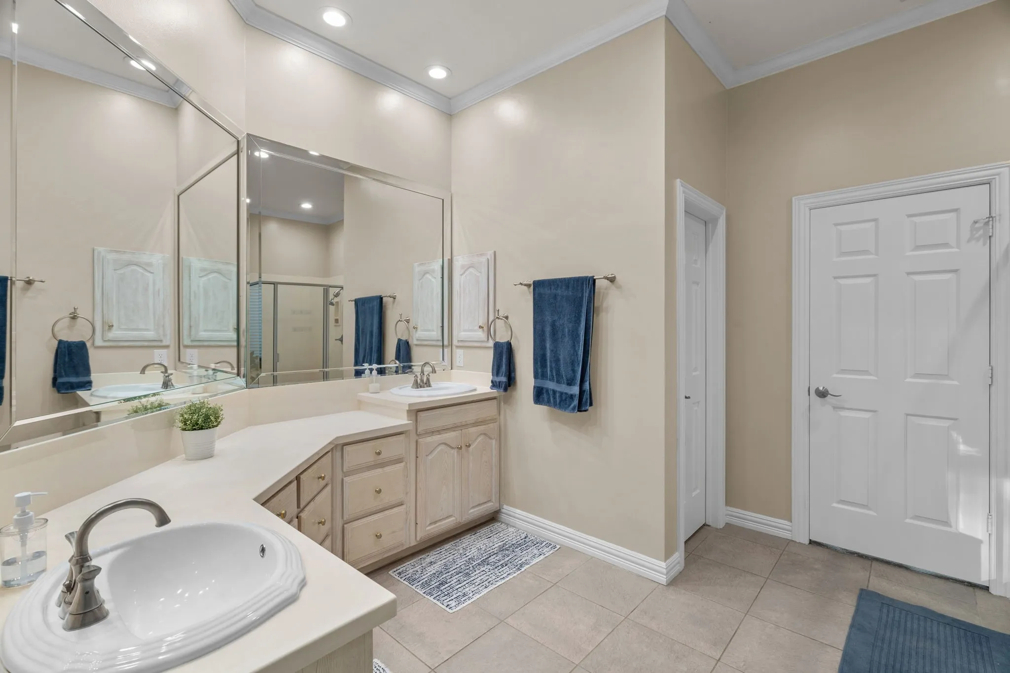 Single Family Residence For Sale in Collin County , 2913 Harkness Drive, Plano, Texas 75093, 4 Bedroom, 3 Bathroom, 2 Garage spaces, 2,648 Sqft, built in 1991, mls#21357358, Real Estate Agent in Plano, Homes For Sale in Collin county, Homes For Sale in Plano, Realtor in Plano Texas, Real Estate Brokerage Independent Realty Texas, Luminita Cordes Realtor