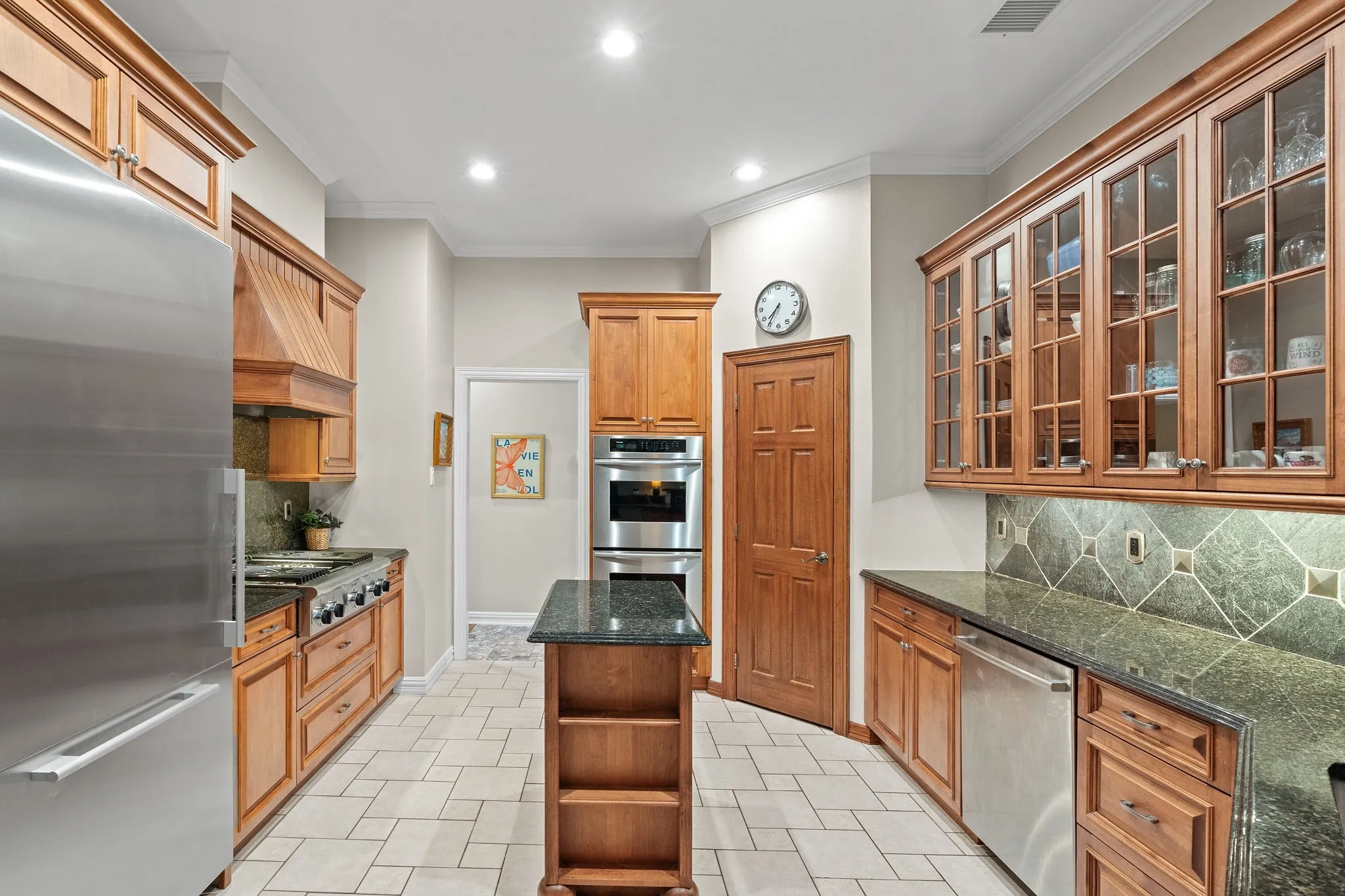 Single Family Residence For Sale in Collin County , 2913 Harkness Drive, Plano, Texas 75093, 4 Bedroom, 3 Bathroom, 2 Garage spaces, 2,648 Sqft, built in 1991, mls#21357358, Real Estate Agent in Plano, Homes For Sale in Collin county, Homes For Sale in Plano, Realtor in Plano Texas, Real Estate Brokerage Independent Realty Texas, Luminita Cordes Realtor