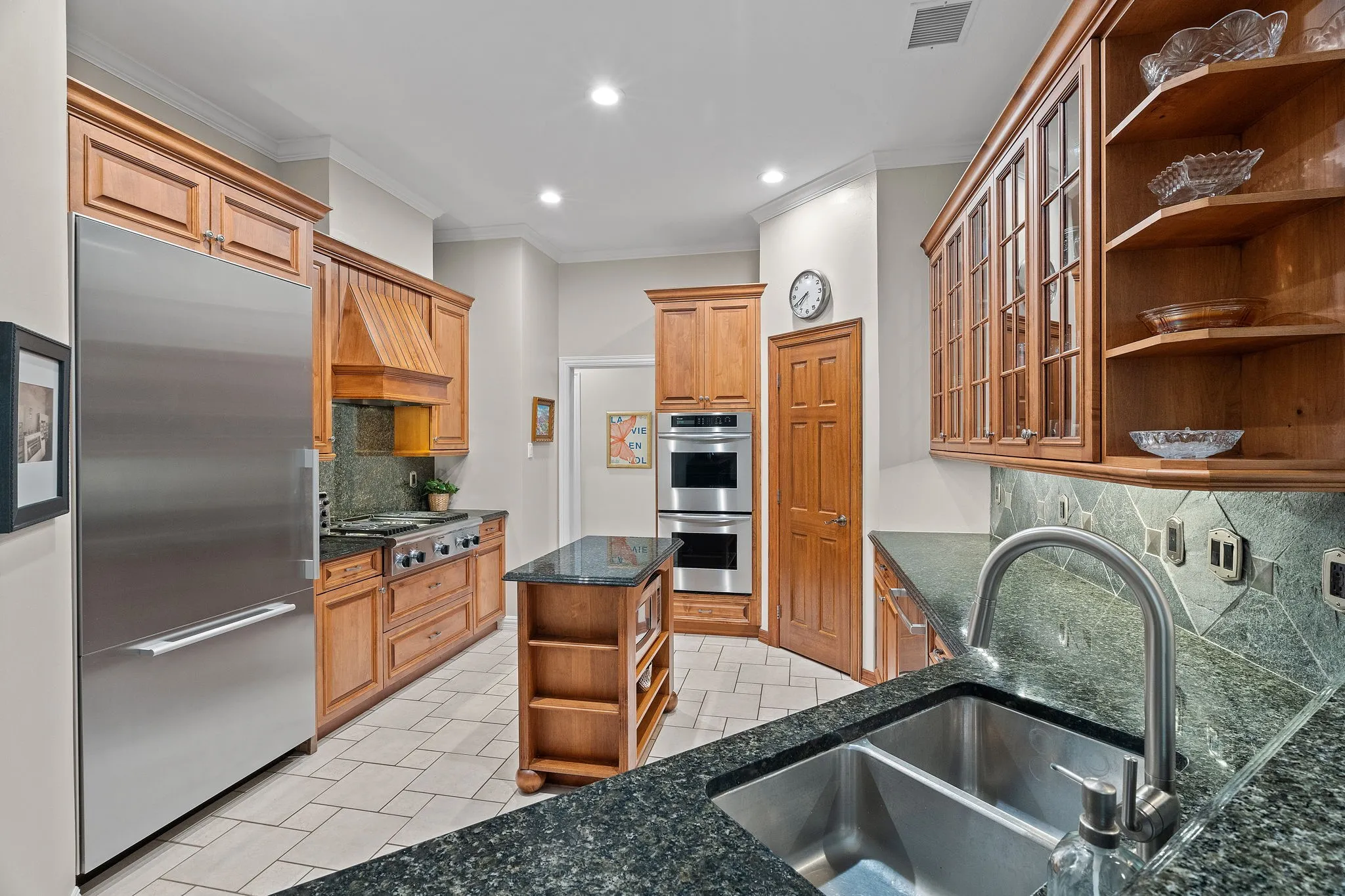 Single Family Residence For Sale in Collin County , 2913 Harkness Drive, Plano, Texas 75093, 4 Bedroom, 3 Bathroom, 2 Garage spaces, 2,648 Sqft, built in 1991, mls#21357358, Real Estate Agent in Plano, Homes For Sale in Collin county, Homes For Sale in Plano, Realtor in Plano Texas, Real Estate Brokerage Independent Realty Texas, Luminita Cordes Realtor