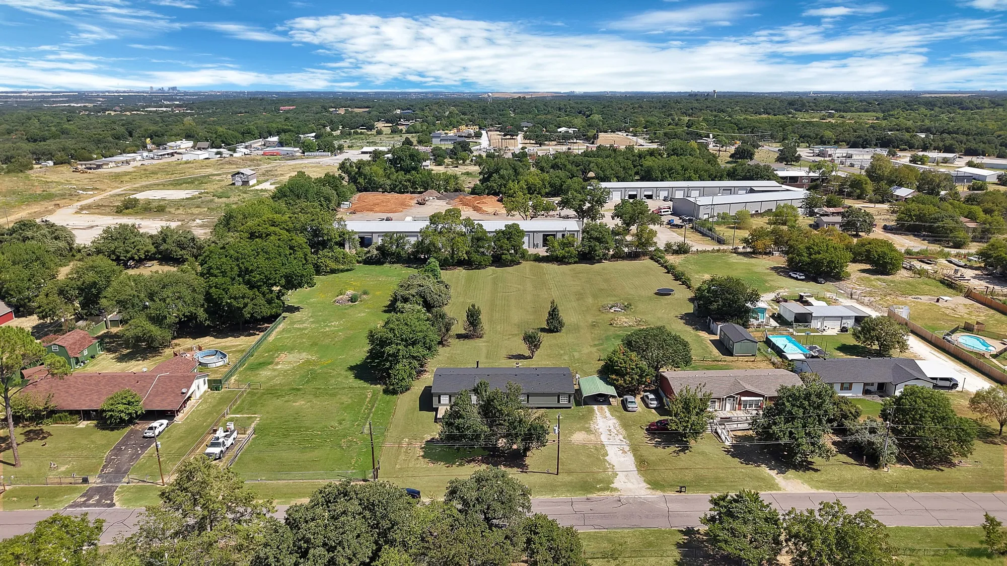 Mobile Home For Sale in Tarrant County , 212 Ponderosa Lane, Burleson, Texas 76028, 4 Bedroom, 3 Bathroom, Garage spaces, 2,304 Sqft, built in 2000, mls#21355883, Real Estate Agent in Burleson, Homes For Sale in Tarrant county, Homes For Sale in Burleson, Realtor in Burleson Texas, Real Estate Brokerage Independent Realty Texas, Luminita Cordes Realtor