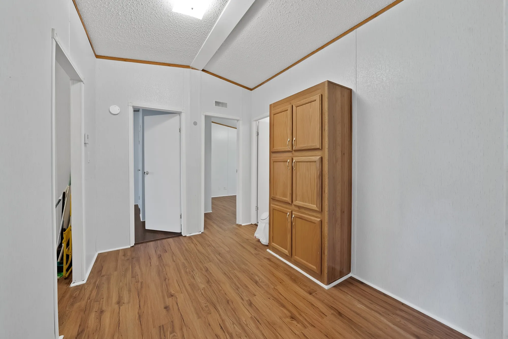 Mobile Home For Sale in Tarrant County , 212 Ponderosa Lane, Burleson, Texas 76028, 4 Bedroom, 3 Bathroom, Garage spaces, 2,304 Sqft, built in 2000, mls#21355883, Real Estate Agent in Burleson, Homes For Sale in Tarrant county, Homes For Sale in Burleson, Realtor in Burleson Texas, Real Estate Brokerage Independent Realty Texas, Luminita Cordes Realtor
