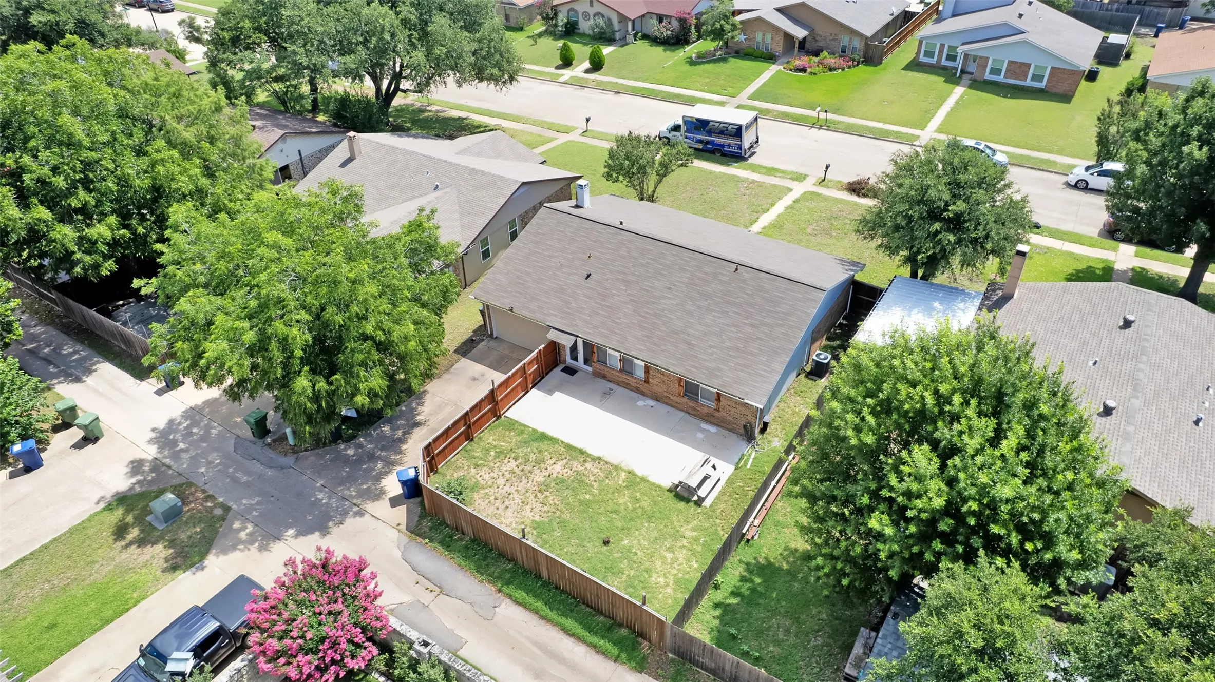 Single Family Residence For Sale in Dallas County , 5517 Wyrick Lane, Garland, Texas 75044, 3 Bedroom, 2 Bathroom, 2 Garage spaces, 1,671 Sqft, built in 1981, mls#21349711, Real Estate Agent in Garland, Homes For Sale in Dallas county, Homes For Sale in Garland, Realtor in Garland Texas, Real Estate Brokerage Independent Realty Texas, Luminita Cordes Realtor