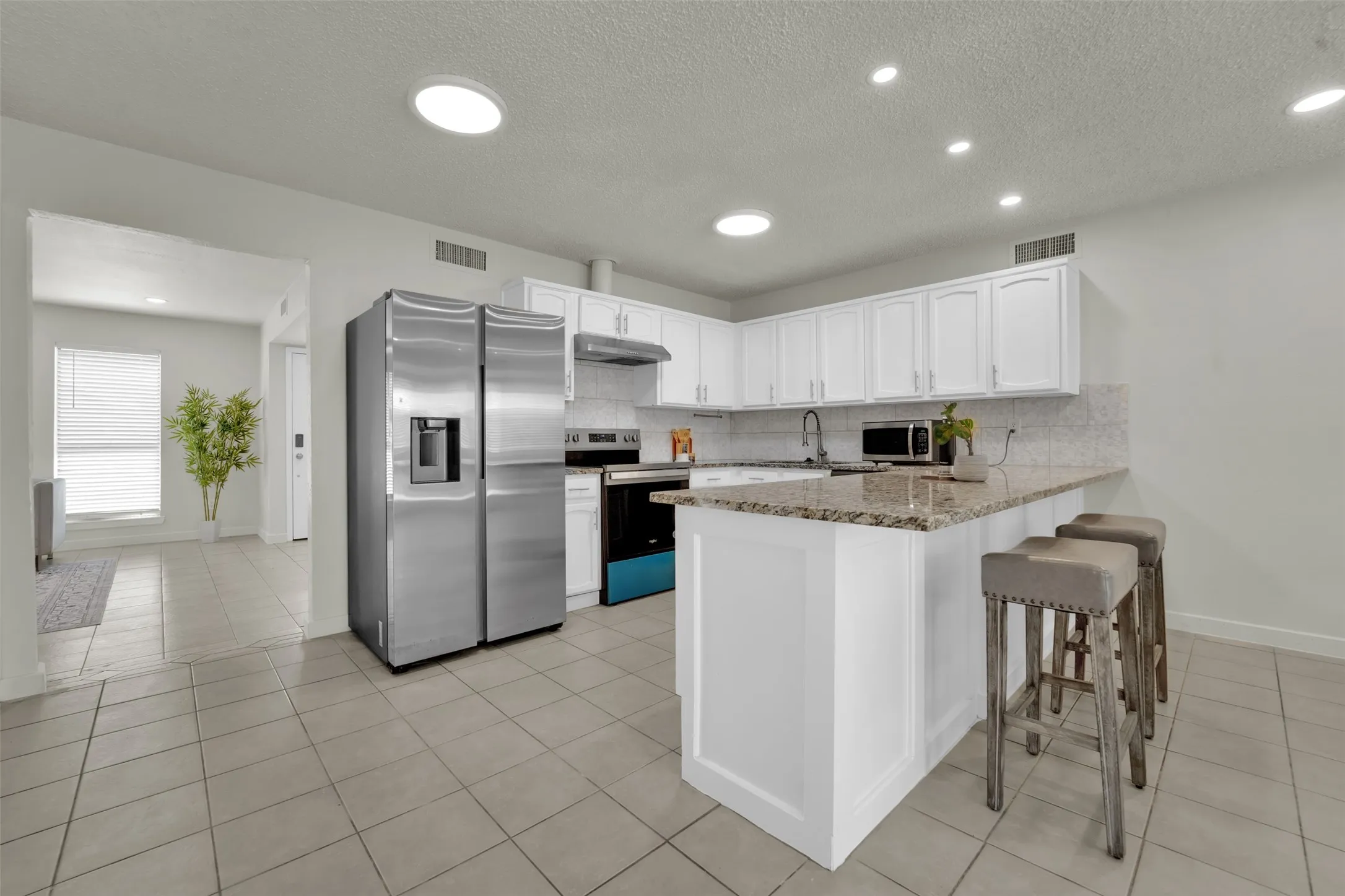 Single Family Residence For Sale in Dallas County , 5517 Wyrick Lane, Garland, Texas 75044, 3 Bedroom, 2 Bathroom, 2 Garage spaces, 1,671 Sqft, built in 1981, mls#21349711, Real Estate Agent in Garland, Homes For Sale in Dallas county, Homes For Sale in Garland, Realtor in Garland Texas, Real Estate Brokerage Independent Realty Texas, Luminita Cordes Realtor