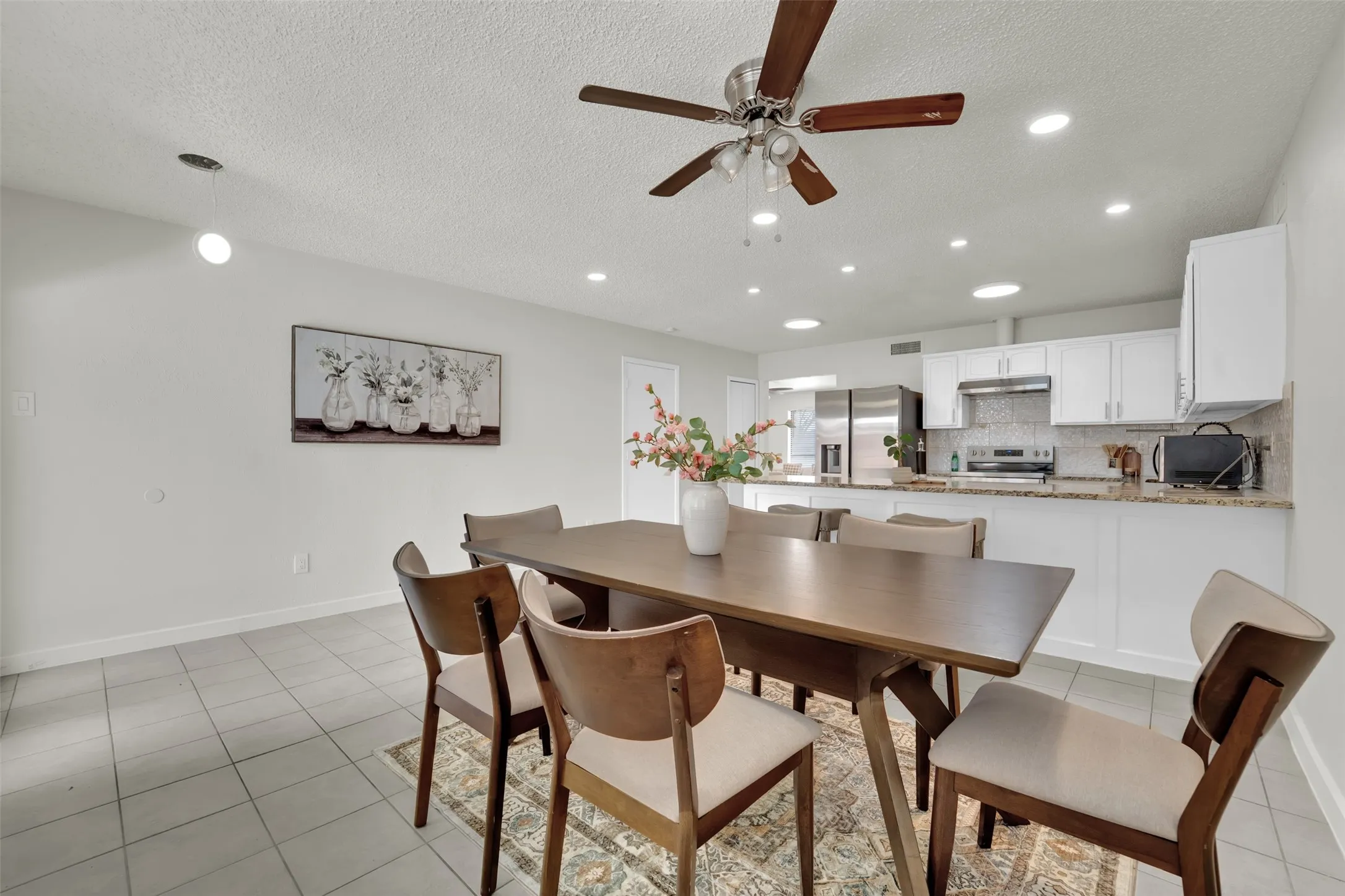 Single Family Residence For Sale in Dallas County , 5517 Wyrick Lane, Garland, Texas 75044, 3 Bedroom, 2 Bathroom, 2 Garage spaces, 1,671 Sqft, built in 1981, mls#21349711, Real Estate Agent in Garland, Homes For Sale in Dallas county, Homes For Sale in Garland, Realtor in Garland Texas, Real Estate Brokerage Independent Realty Texas, Luminita Cordes Realtor