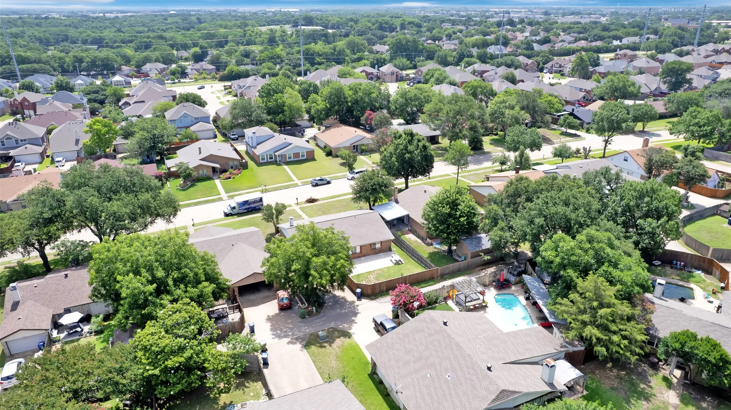 Single Family Residence For Sale in Dallas County , 5517 Wyrick Lane, Garland, Texas 75044, 3 Bedroom, 2 Bathroom, 2 Garage spaces, 1,671 Sqft, built in 1981, mls#21349711, Real Estate Agent in Garland, Homes For Sale in Dallas county, Homes For Sale in Garland, Realtor in Garland Texas, Real Estate Brokerage Independent Realty Texas, Luminita Cordes Realtor
