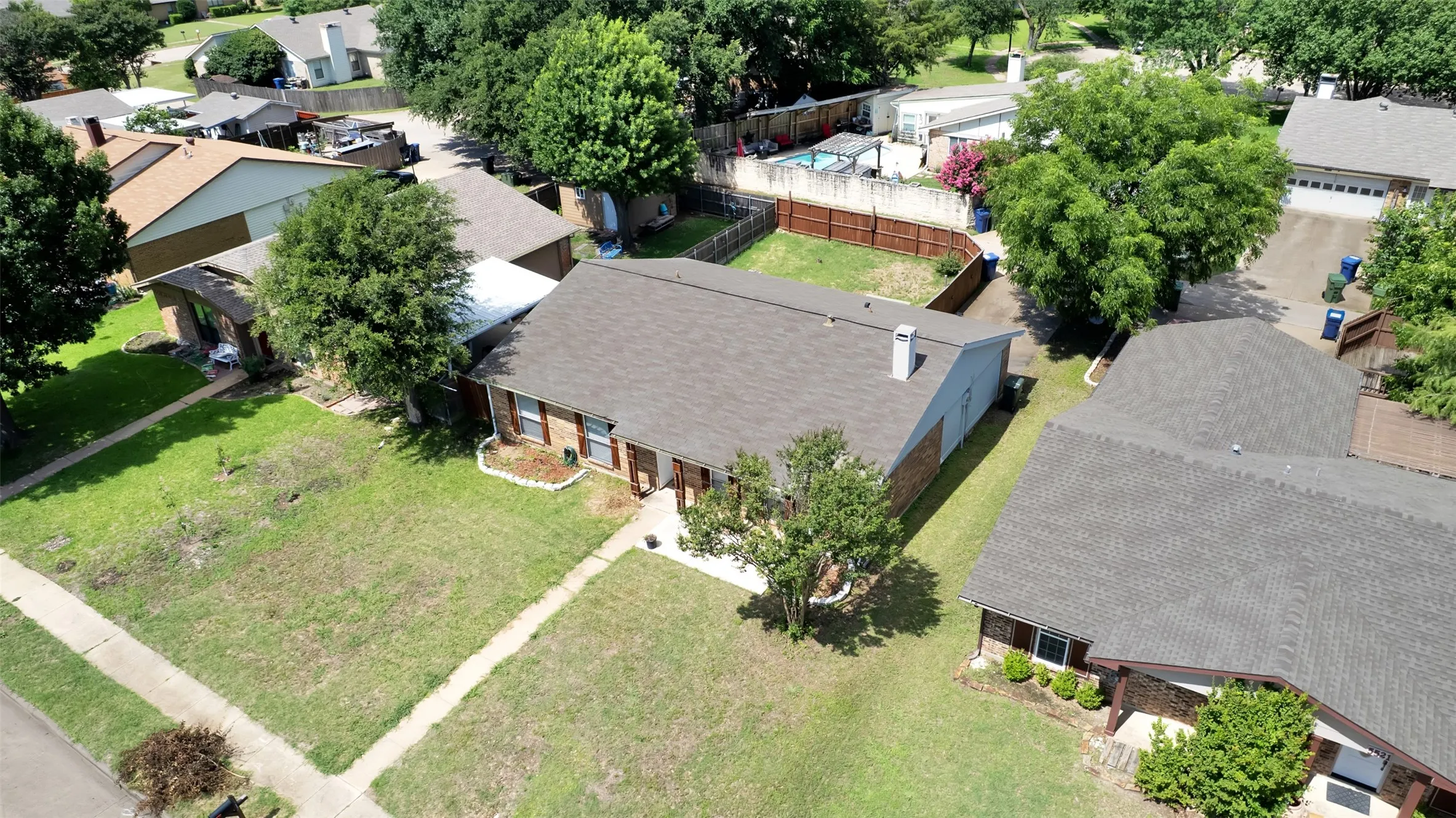 Single Family Residence For Sale in Dallas County , 5517 Wyrick Lane, Garland, Texas 75044, 3 Bedroom, 2 Bathroom, 2 Garage spaces, 1,671 Sqft, built in 1981, mls#21349711, Real Estate Agent in Garland, Homes For Sale in Dallas county, Homes For Sale in Garland, Realtor in Garland Texas, Real Estate Brokerage Independent Realty Texas, Luminita Cordes Realtor