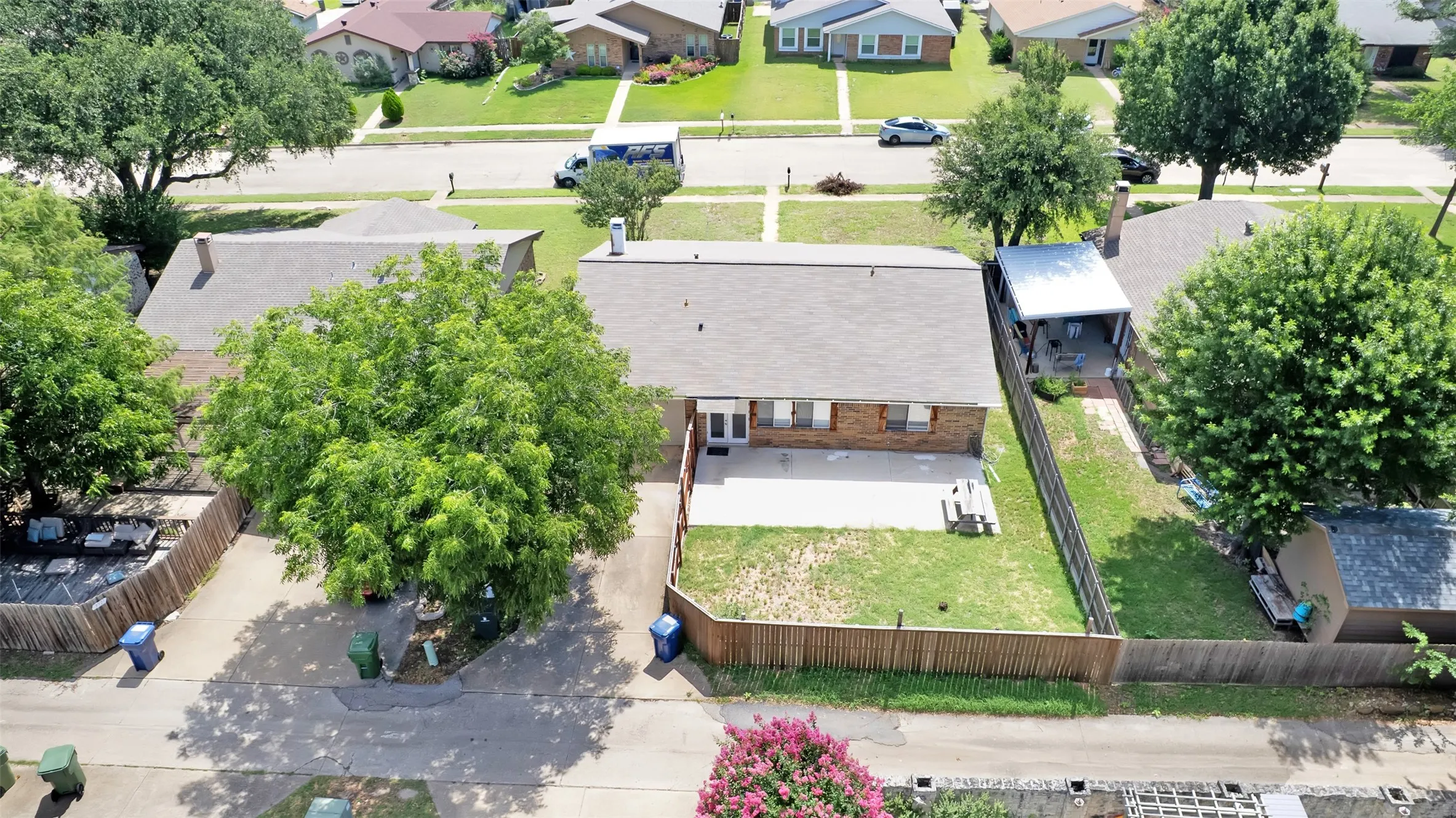 Single Family Residence For Sale in Dallas County , 5517 Wyrick Lane, Garland, Texas 75044, 3 Bedroom, 2 Bathroom, 2 Garage spaces, 1,671 Sqft, built in 1981, mls#21349711, Real Estate Agent in Garland, Homes For Sale in Dallas county, Homes For Sale in Garland, Realtor in Garland Texas, Real Estate Brokerage Independent Realty Texas, Luminita Cordes Realtor