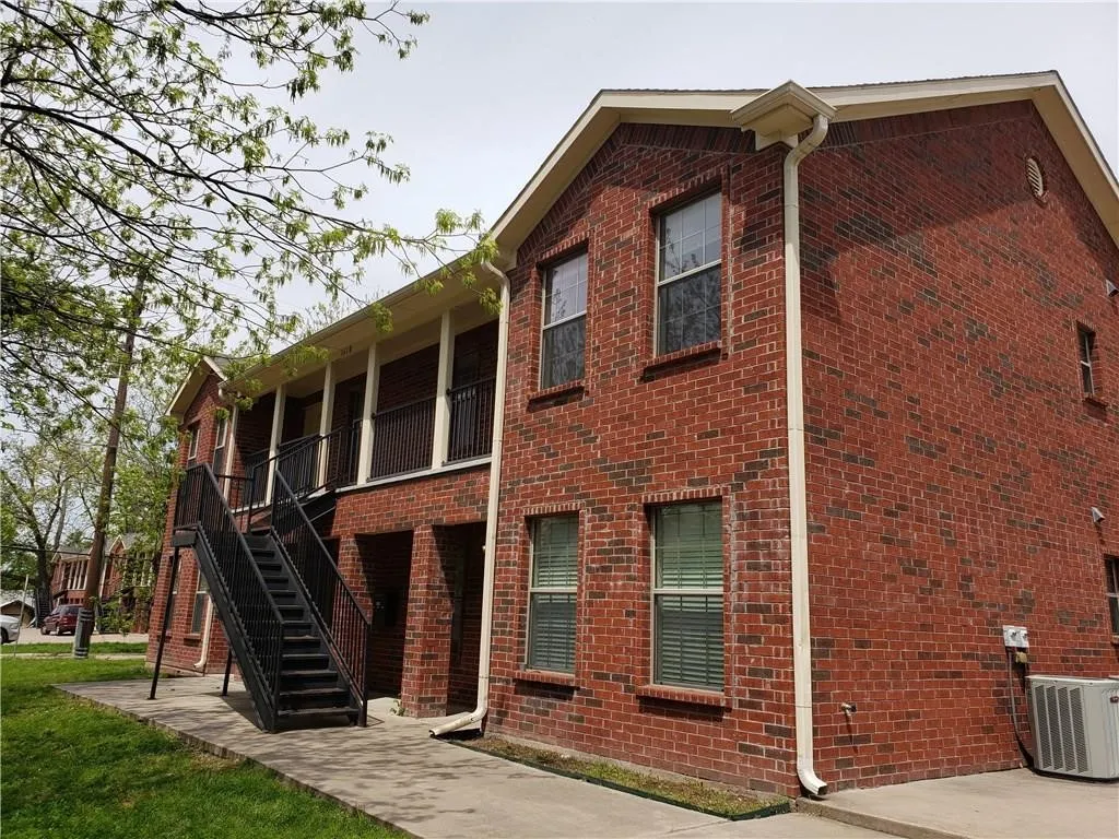 Apartment For Rent in Hunt County , 1618 Bois D Arc Street 101, Commerce, Texas 75428, 2 Bedroom, 2 Bathroom, Garage spaces, 1,000 Sqft, built in 2008, mls#21357364, Real Estate Agent in Commerce, Homes For Rent in Hunt county, Homes For Rent in Commerce, Realtor in Commerce Texas, Real Estate Brokerage Independent Realty Texas, Luminita Cordes Realtor