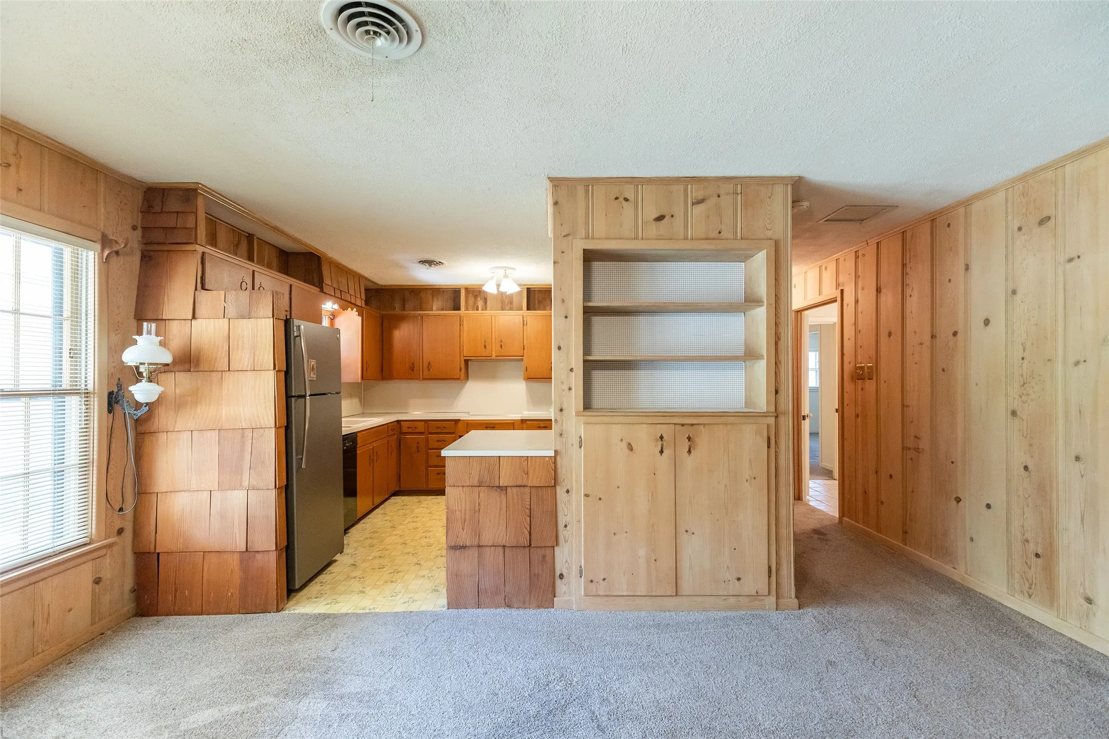 Single Family Residence For Sale in Taylor County , 2157 Ivanhoe Lane, Abilene, Texas 79605, 3 Bedroom, 2 Bathroom, 2 Garage spaces, 1,825 Sqft, built in 1957, mls#21357163, Real Estate Agent in Abilene, Homes For Sale in Taylor county, Homes For Sale in Abilene, Realtor in Abilene Texas, Real Estate Brokerage Independent Realty Texas, Luminita Cordes Realtor
