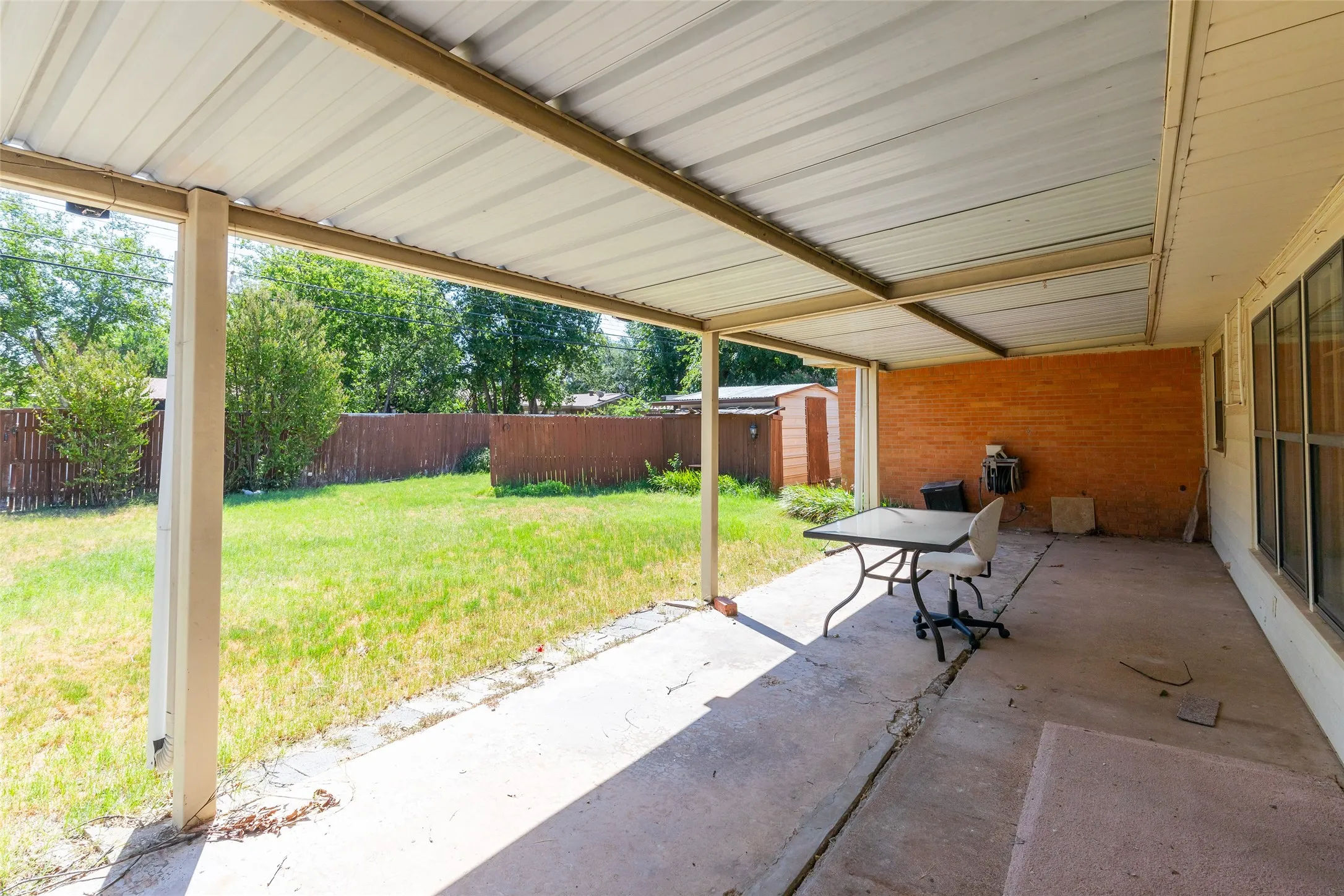 Single Family Residence For Sale in Taylor County , 2157 Ivanhoe Lane, Abilene, Texas 79605, 3 Bedroom, 2 Bathroom, 2 Garage spaces, 1,825 Sqft, built in 1957, mls#21357163, Real Estate Agent in Abilene, Homes For Sale in Taylor county, Homes For Sale in Abilene, Realtor in Abilene Texas, Real Estate Brokerage Independent Realty Texas, Luminita Cordes Realtor
