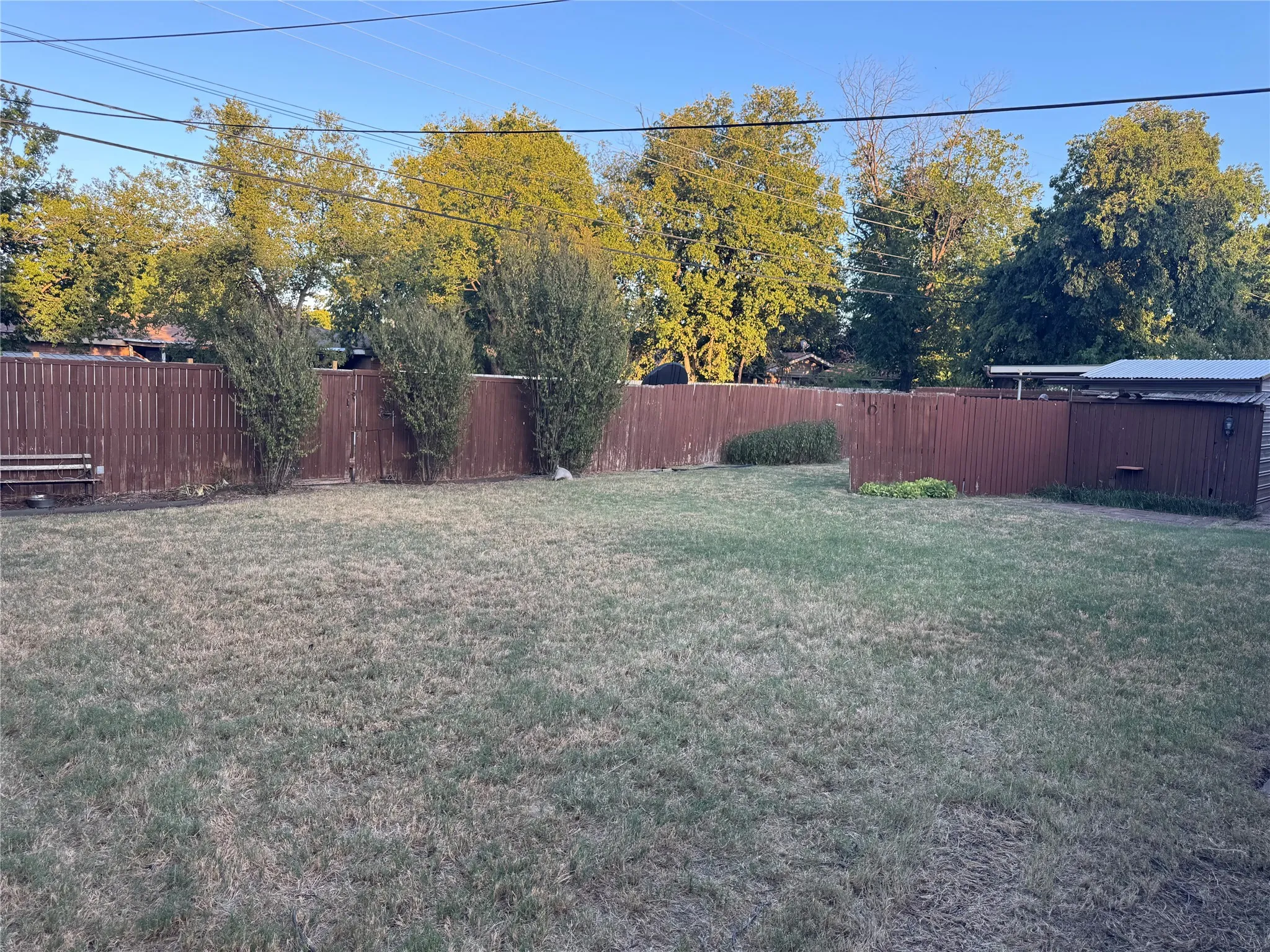 Single Family Residence For Sale in Taylor County , 2157 Ivanhoe Lane, Abilene, Texas 79605, 3 Bedroom, 2 Bathroom, 2 Garage spaces, 1,825 Sqft, built in 1957, mls#21357163, Real Estate Agent in Abilene, Homes For Sale in Taylor county, Homes For Sale in Abilene, Realtor in Abilene Texas, Real Estate Brokerage Independent Realty Texas, Luminita Cordes Realtor