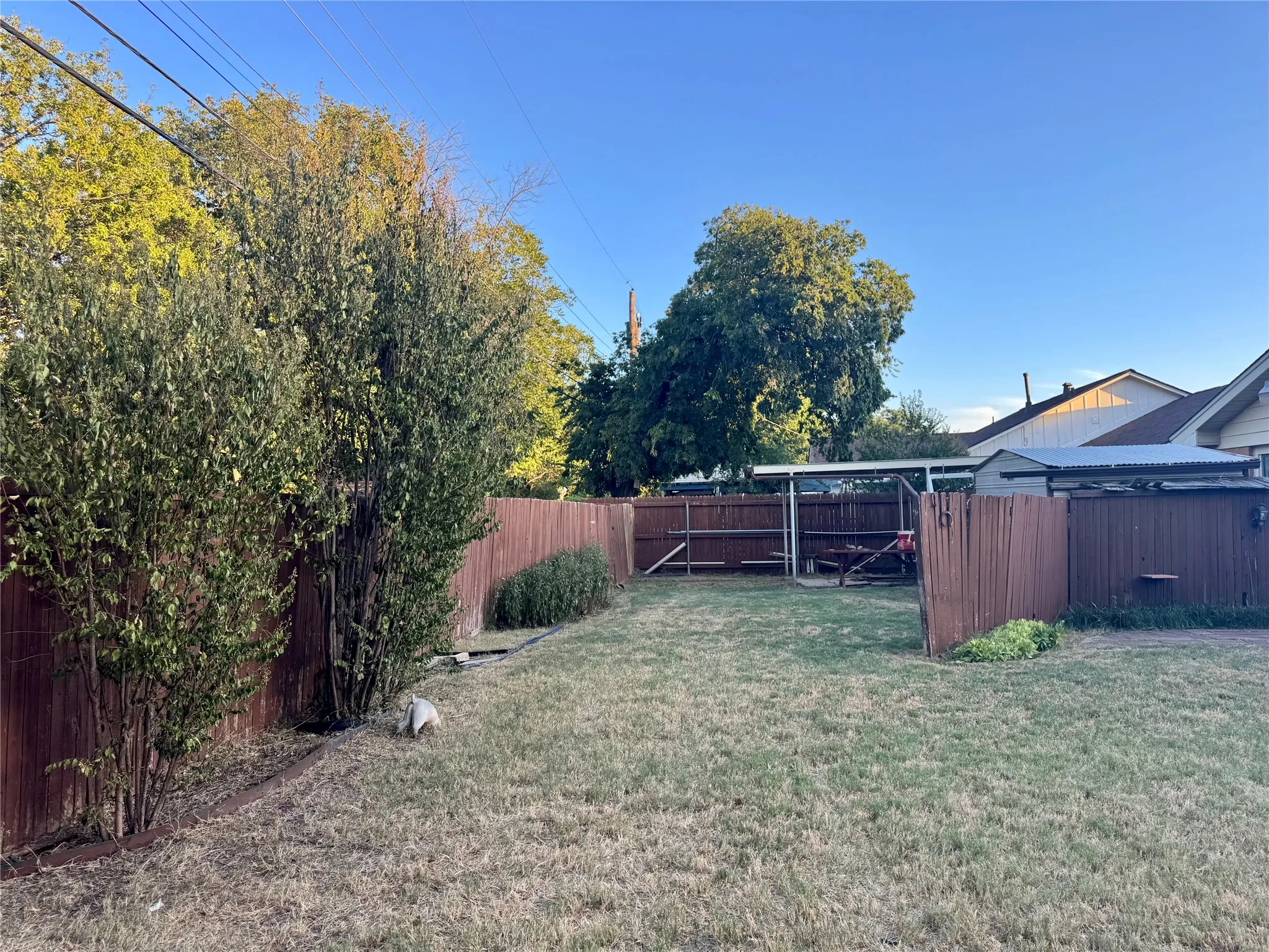 Single Family Residence For Sale in Taylor County , 2157 Ivanhoe Lane, Abilene, Texas 79605, 3 Bedroom, 2 Bathroom, 2 Garage spaces, 1,825 Sqft, built in 1957, mls#21357163, Real Estate Agent in Abilene, Homes For Sale in Taylor county, Homes For Sale in Abilene, Realtor in Abilene Texas, Real Estate Brokerage Independent Realty Texas, Luminita Cordes Realtor
