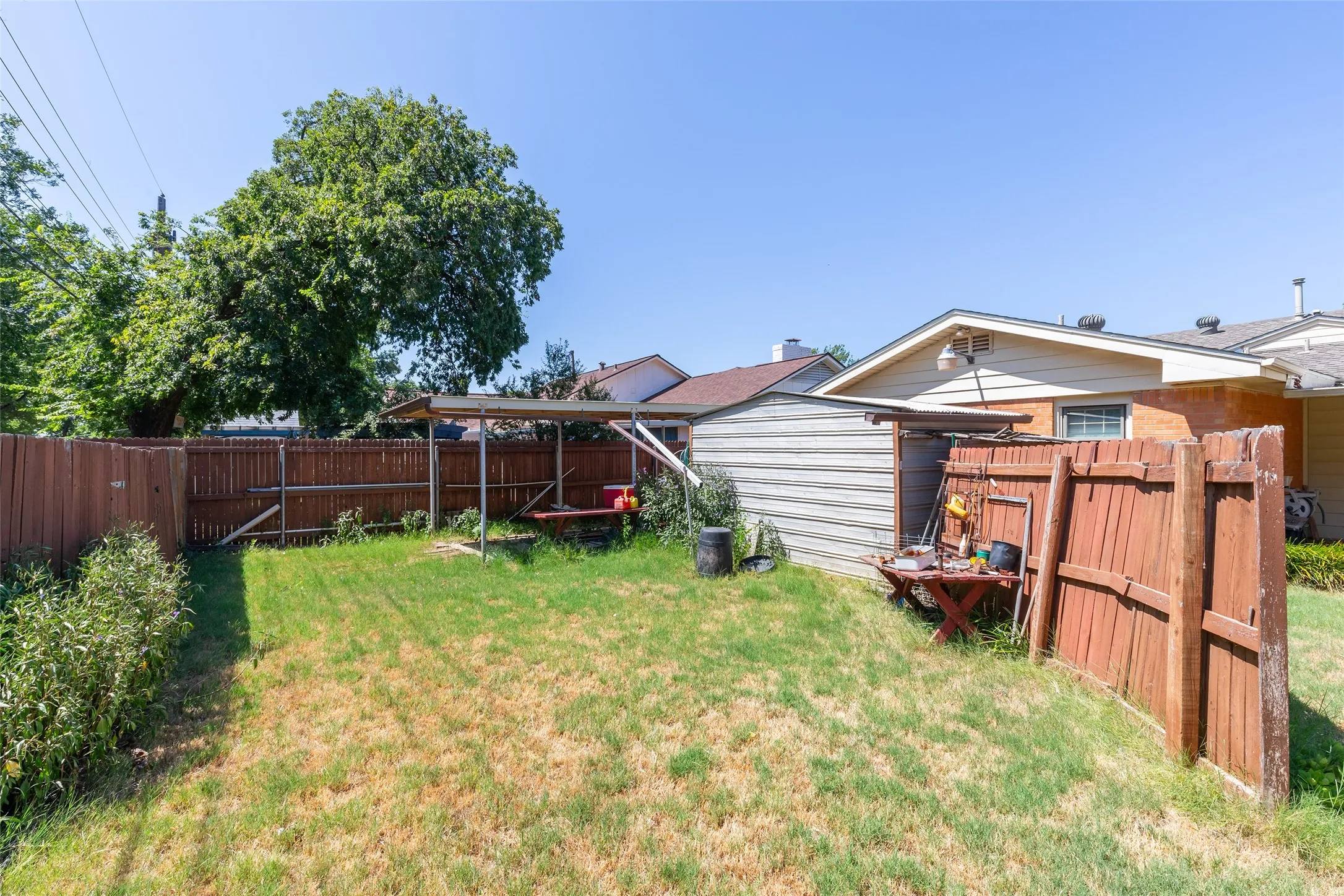 Single Family Residence For Sale in Taylor County , 2157 Ivanhoe Lane, Abilene, Texas 79605, 3 Bedroom, 2 Bathroom, 2 Garage spaces, 1,825 Sqft, built in 1957, mls#21357163, Real Estate Agent in Abilene, Homes For Sale in Taylor county, Homes For Sale in Abilene, Realtor in Abilene Texas, Real Estate Brokerage Independent Realty Texas, Luminita Cordes Realtor