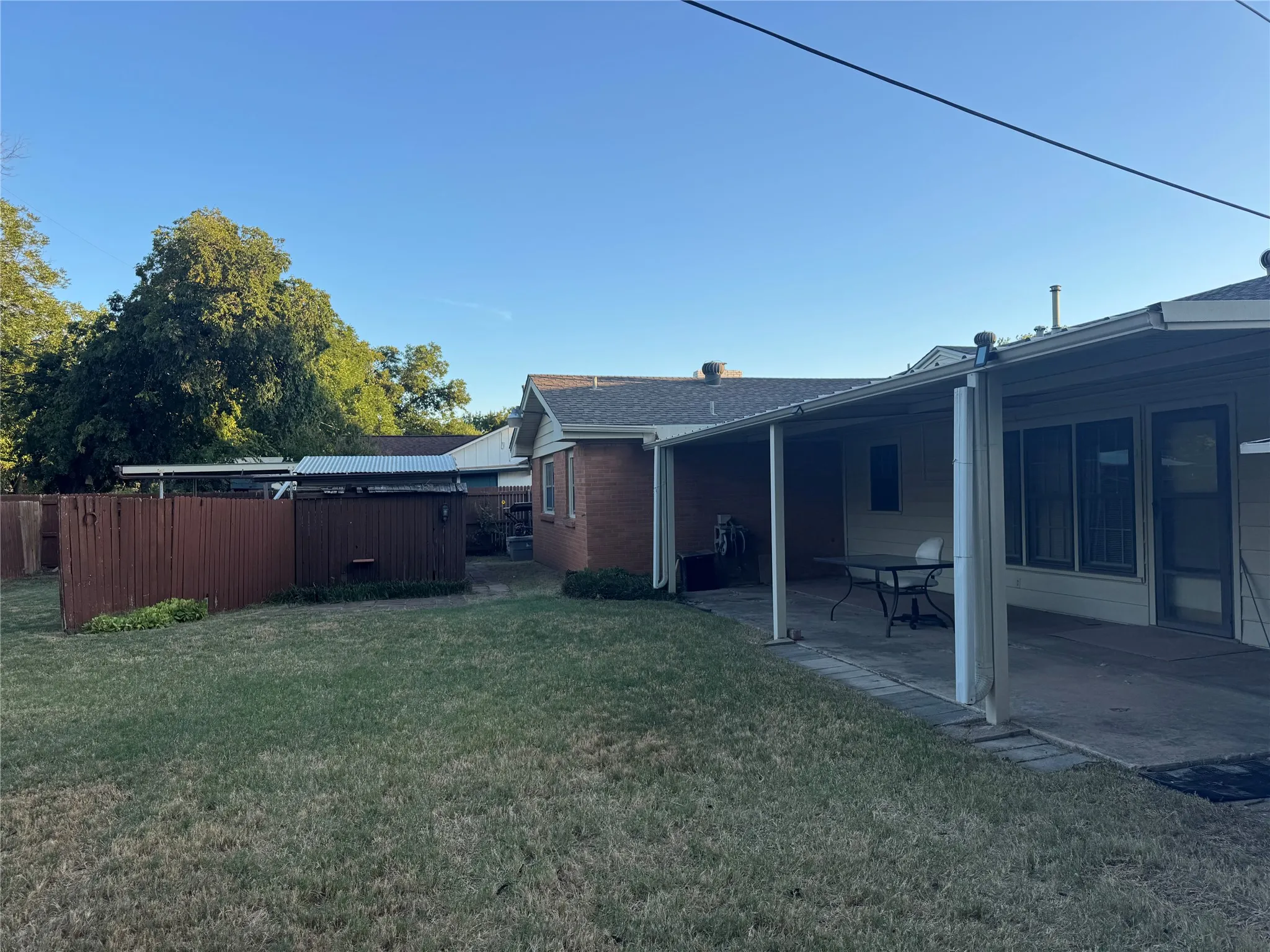 Single Family Residence For Sale in Taylor County , 2157 Ivanhoe Lane, Abilene, Texas 79605, 3 Bedroom, 2 Bathroom, 2 Garage spaces, 1,825 Sqft, built in 1957, mls#21357163, Real Estate Agent in Abilene, Homes For Sale in Taylor county, Homes For Sale in Abilene, Realtor in Abilene Texas, Real Estate Brokerage Independent Realty Texas, Luminita Cordes Realtor
