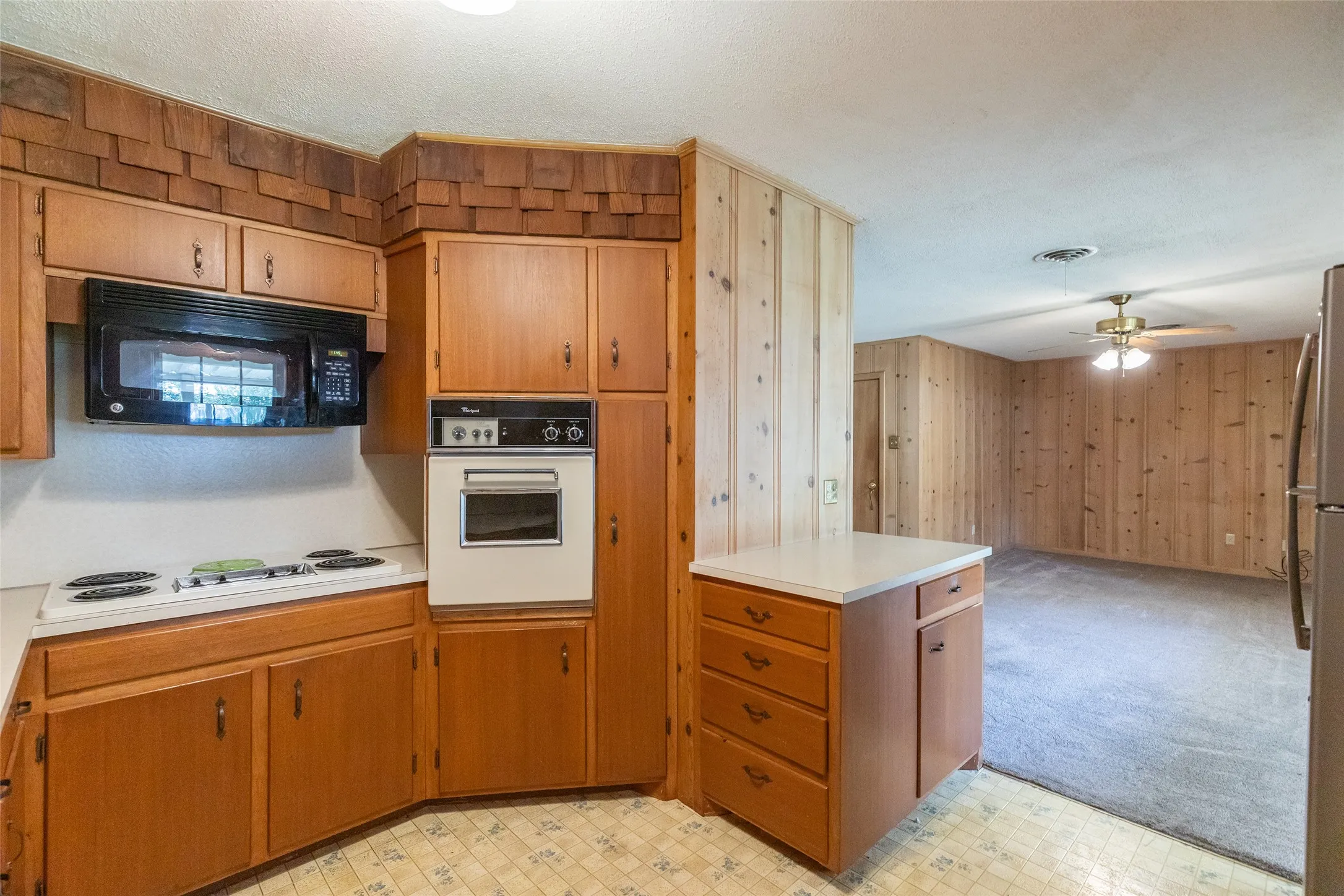 Single Family Residence For Sale in Taylor County , 2157 Ivanhoe Lane, Abilene, Texas 79605, 3 Bedroom, 2 Bathroom, 2 Garage spaces, 1,825 Sqft, built in 1957, mls#21357163, Real Estate Agent in Abilene, Homes For Sale in Taylor county, Homes For Sale in Abilene, Realtor in Abilene Texas, Real Estate Brokerage Independent Realty Texas, Luminita Cordes Realtor