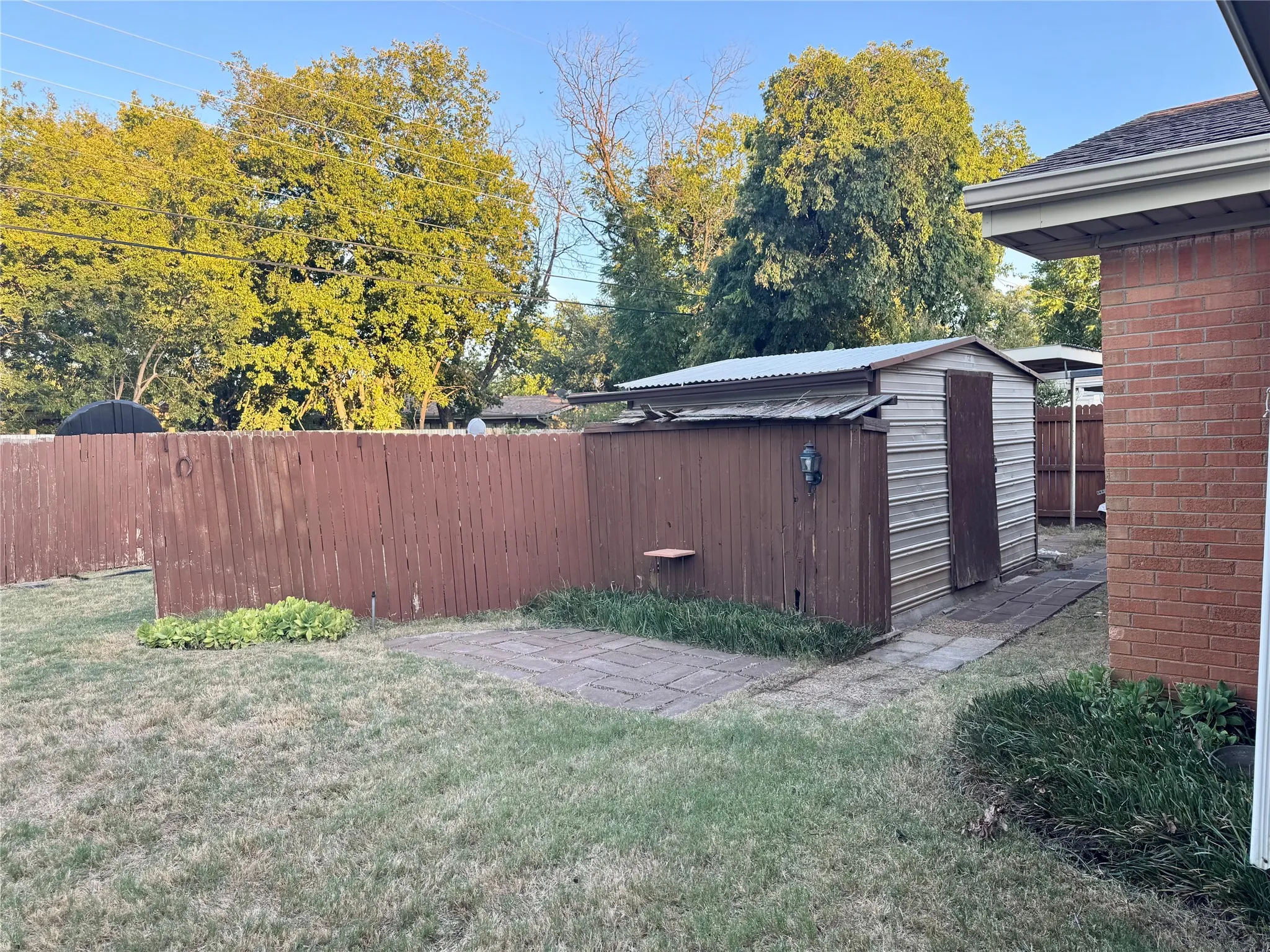 Single Family Residence For Sale in Taylor County , 2157 Ivanhoe Lane, Abilene, Texas 79605, 3 Bedroom, 2 Bathroom, 2 Garage spaces, 1,825 Sqft, built in 1957, mls#21357163, Real Estate Agent in Abilene, Homes For Sale in Taylor county, Homes For Sale in Abilene, Realtor in Abilene Texas, Real Estate Brokerage Independent Realty Texas, Luminita Cordes Realtor