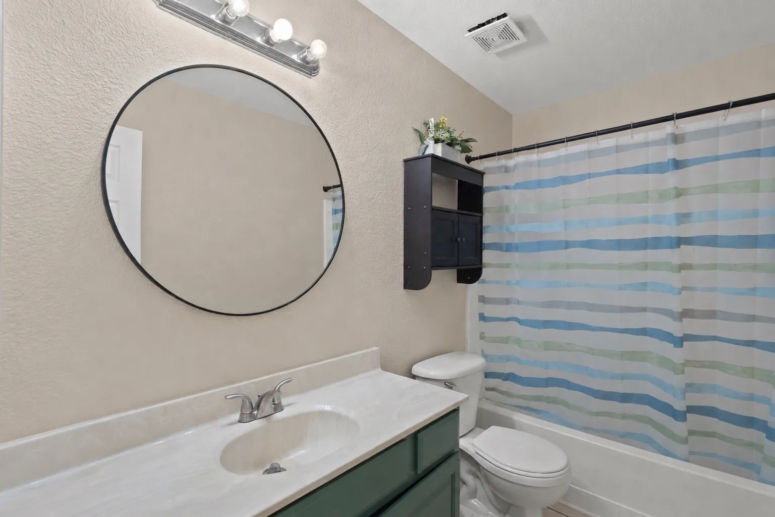 Single Family Residence For Sale in Tarrant County , 9224 Nathan Drive, White Settlement, Texas 76108, 4 Bedroom, 3 Bathroom, 2 Garage spaces, 2,308 Sqft, built in 2004, mls#21349076, Real Estate Agent in White Settlement, Homes For Sale in Tarrant county, Homes For Sale in White Settlement, Realtor in White Settlement Texas, Real Estate Brokerage Independent Realty Texas, Luminita Cordes Realtor
