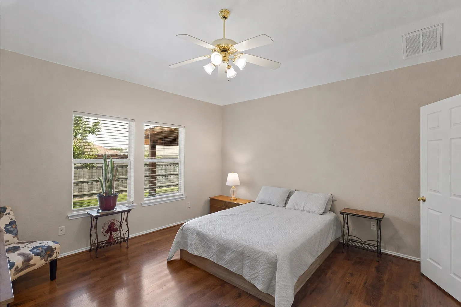 Single Family Residence For Sale in Tarrant County , 9224 Nathan Drive, White Settlement, Texas 76108, 4 Bedroom, 3 Bathroom, 2 Garage spaces, 2,308 Sqft, built in 2004, mls#21349076, Real Estate Agent in White Settlement, Homes For Sale in Tarrant county, Homes For Sale in White Settlement, Realtor in White Settlement Texas, Real Estate Brokerage Independent Realty Texas, Luminita Cordes Realtor