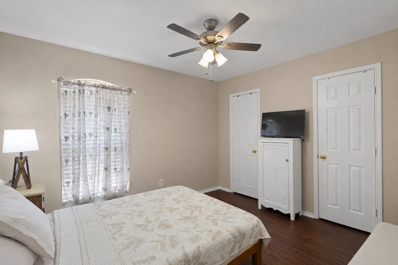 Single Family Residence For Sale in Tarrant County , 9224 Nathan Drive, White Settlement, Texas 76108, 4 Bedroom, 3 Bathroom, 2 Garage spaces, 2,308 Sqft, built in 2004, mls#21349076, Real Estate Agent in White Settlement, Homes For Sale in Tarrant county, Homes For Sale in White Settlement, Realtor in White Settlement Texas, Real Estate Brokerage Independent Realty Texas, Luminita Cordes Realtor