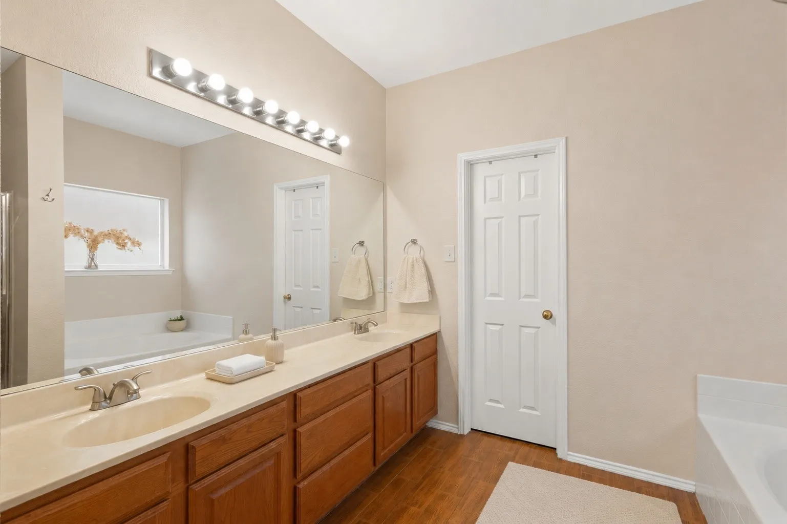 Single Family Residence For Sale in Tarrant County , 9224 Nathan Drive, White Settlement, Texas 76108, 4 Bedroom, 3 Bathroom, 2 Garage spaces, 2,308 Sqft, built in 2004, mls#21349076, Real Estate Agent in White Settlement, Homes For Sale in Tarrant county, Homes For Sale in White Settlement, Realtor in White Settlement Texas, Real Estate Brokerage Independent Realty Texas, Luminita Cordes Realtor