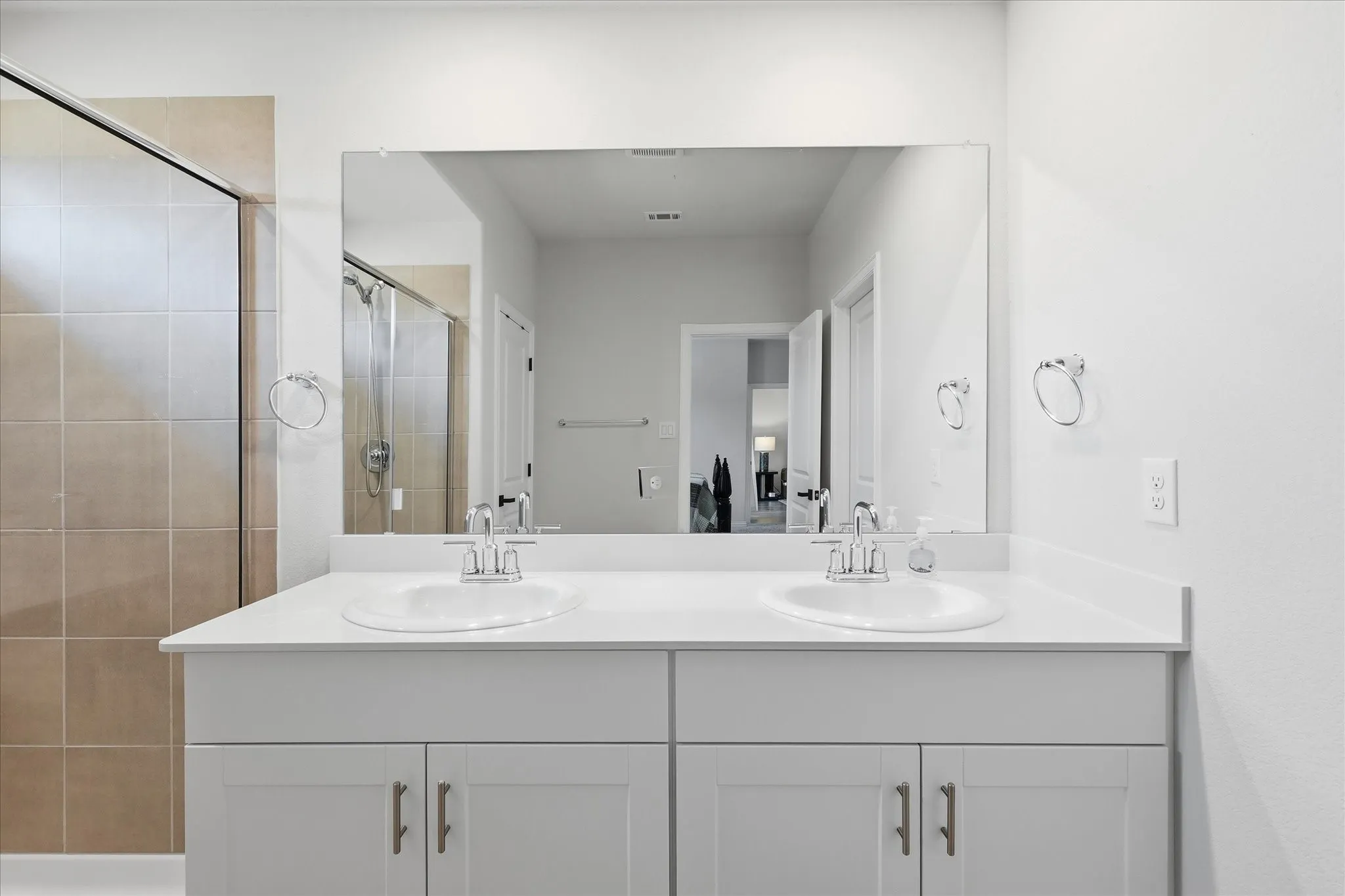Single Family Residence For Sale in Tarrant County , 2109 Draco Drive, Haslet, Texas 76052, 3 Bedroom, 2 Bathroom, 3 Garage spaces, 1,837 Sqft, built in 2022, mls#21352879, Real Estate Agent in Haslet, Homes For Sale in Tarrant county, Homes For Sale in Haslet, Realtor in Haslet Texas, Real Estate Brokerage Independent Realty Texas, Luminita Cordes Realtor