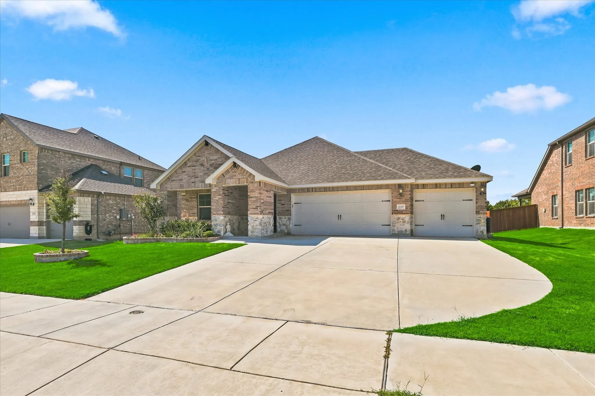 Single Family Residence For Sale in Tarrant County , 2109 Draco Drive, Haslet, Texas 76052, 3 Bedroom, 2 Bathroom, 3 Garage spaces, 1,837 Sqft, built in 2022, mls#21352879, Real Estate Agent in Haslet, Homes For Sale in Tarrant county, Homes For Sale in Haslet, Realtor in Haslet Texas, Real Estate Brokerage Independent Realty Texas, Luminita Cordes Realtor
