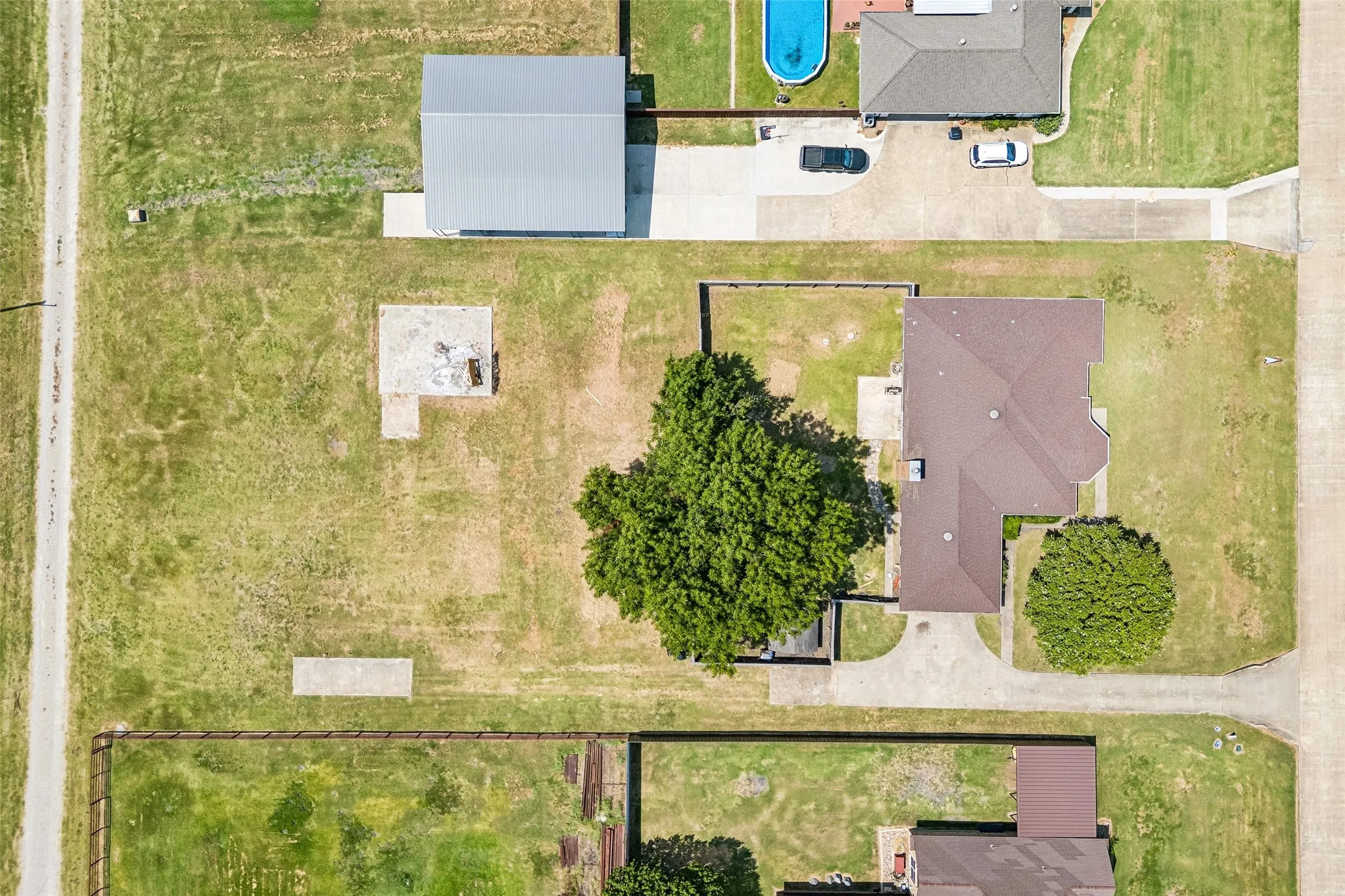 Single Family Residence For Sale in Kaufman County , 11654 Nicole Lane, Forney, Texas 75126, 4 Bedroom, 2 Bathroom, Garage spaces, 2,416 Sqft, built in 1989, mls#21357361, Real Estate Agent in Forney, Homes For Sale in Kaufman county, Homes For Sale in Forney, Realtor in Forney Texas, Real Estate Brokerage Independent Realty Texas, Luminita Cordes Realtor