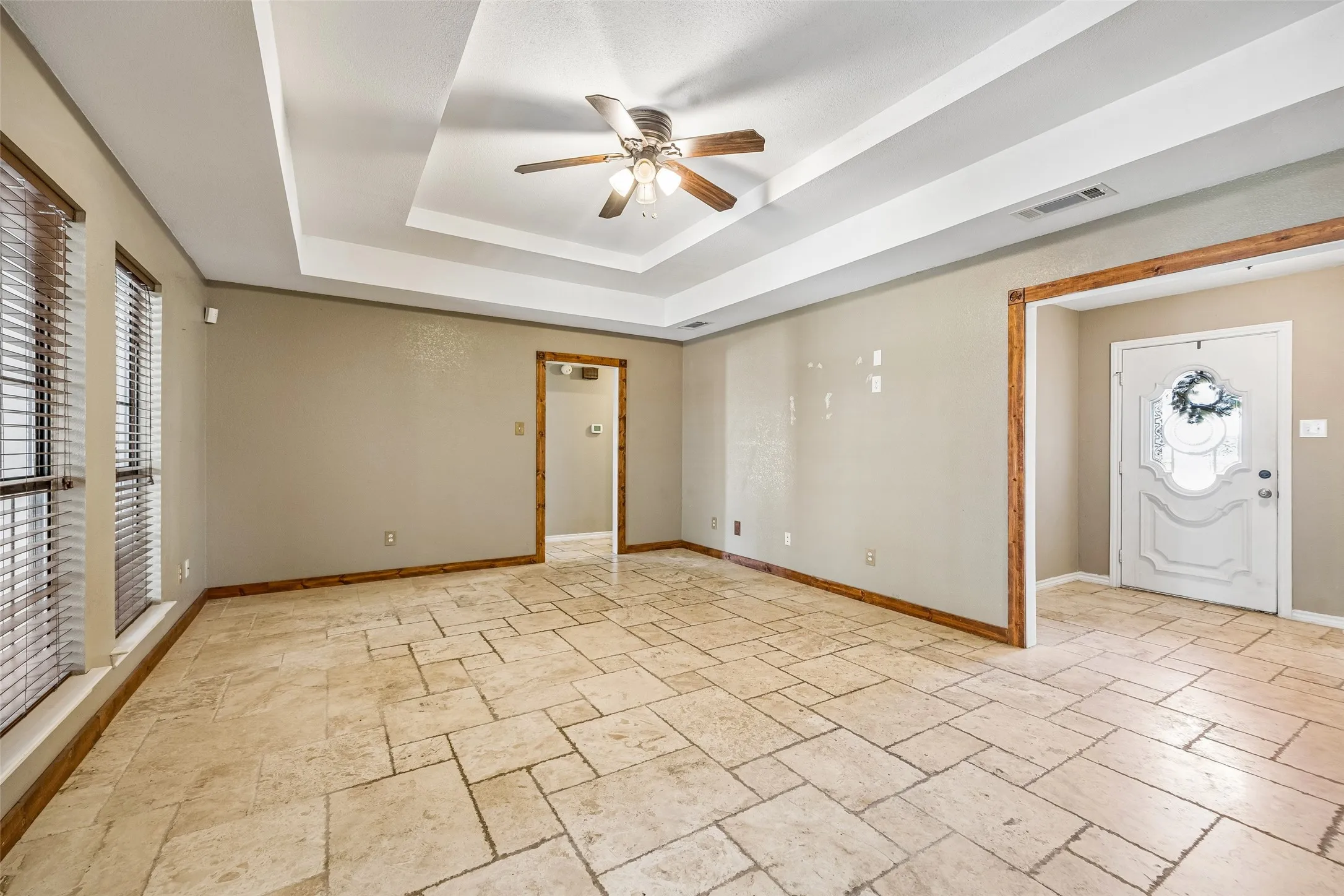 Single Family Residence For Sale in Kaufman County , 11654 Nicole Lane, Forney, Texas 75126, 4 Bedroom, 2 Bathroom, Garage spaces, 2,416 Sqft, built in 1989, mls#21357361, Real Estate Agent in Forney, Homes For Sale in Kaufman county, Homes For Sale in Forney, Realtor in Forney Texas, Real Estate Brokerage Independent Realty Texas, Luminita Cordes Realtor
