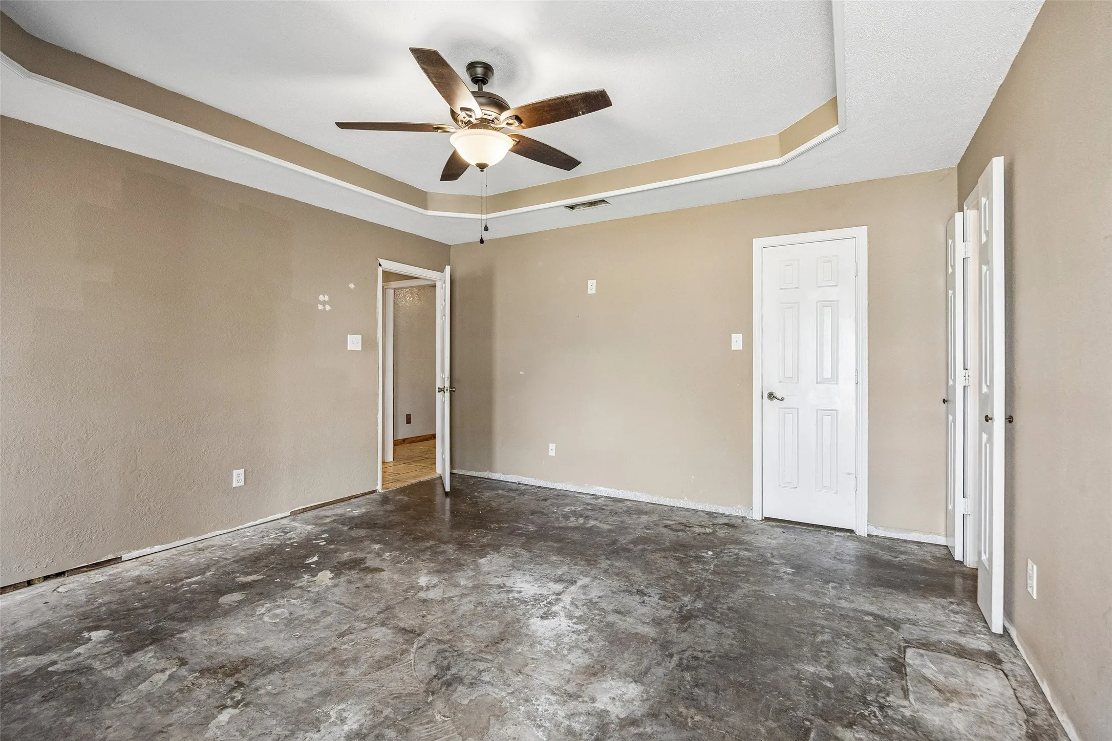 Single Family Residence For Sale in Kaufman County , 11654 Nicole Lane, Forney, Texas 75126, 4 Bedroom, 2 Bathroom, Garage spaces, 2,416 Sqft, built in 1989, mls#21357361, Real Estate Agent in Forney, Homes For Sale in Kaufman county, Homes For Sale in Forney, Realtor in Forney Texas, Real Estate Brokerage Independent Realty Texas, Luminita Cordes Realtor