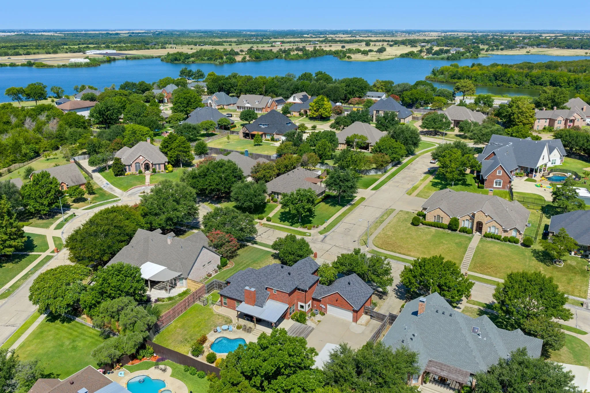 Single Family Residence For Sale in Ellis County , 1907 Clearview Drive, Ennis, Texas 75119, 3 Bedroom, 3 Bathroom, 2 Garage spaces, 2,555 Sqft, built in 2002, mls#21356905, Real Estate Agent in Ennis, Homes For Sale in Ellis county, Homes For Sale in Ennis, Realtor in Ennis Texas, Real Estate Brokerage Independent Realty Texas, Luminita Cordes Realtor