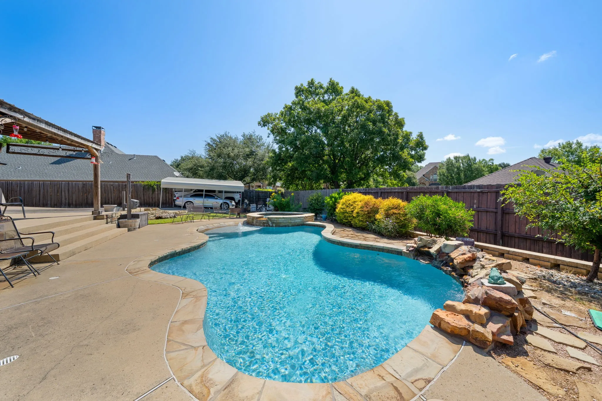 Single Family Residence For Sale in Ellis County , 1907 Clearview Drive, Ennis, Texas 75119, 3 Bedroom, 3 Bathroom, 2 Garage spaces, 2,555 Sqft, built in 2002, mls#21356905, Real Estate Agent in Ennis, Homes For Sale in Ellis county, Homes For Sale in Ennis, Realtor in Ennis Texas, Real Estate Brokerage Independent Realty Texas, Luminita Cordes Realtor