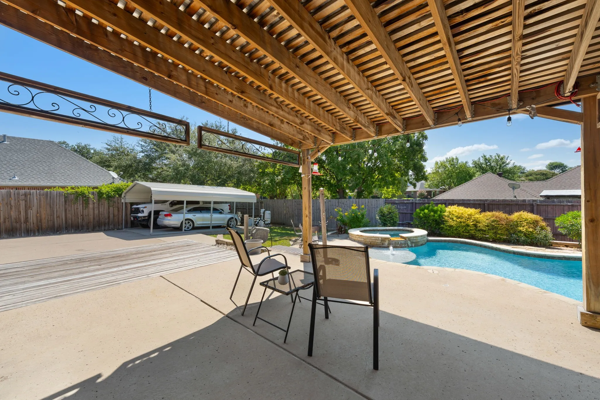 Single Family Residence For Sale in Ellis County , 1907 Clearview Drive, Ennis, Texas 75119, 3 Bedroom, 3 Bathroom, 2 Garage spaces, 2,555 Sqft, built in 2002, mls#21356905, Real Estate Agent in Ennis, Homes For Sale in Ellis county, Homes For Sale in Ennis, Realtor in Ennis Texas, Real Estate Brokerage Independent Realty Texas, Luminita Cordes Realtor