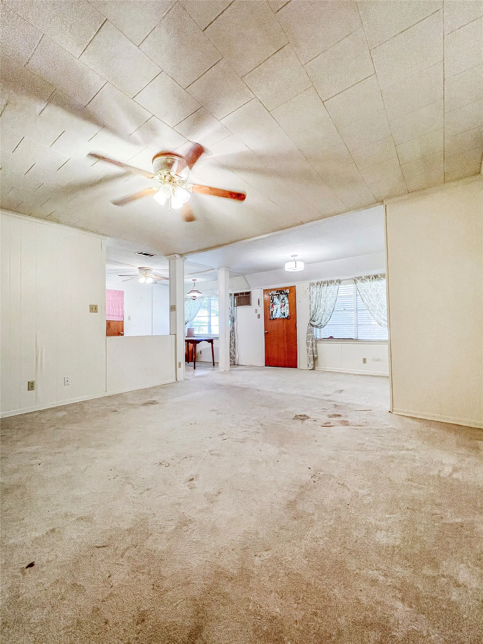Single Family Residence For Sale in Hunt County , 2706 Bois D Arc Street, Commerce, Texas 75428, 3 Bedroom, 2 Bathroom, 1 Garage spaces, 1,856 Sqft, built in 1972, mls#21357376, Real Estate Agent in Commerce, Homes For Sale in Hunt county, Homes For Sale in Commerce, Realtor in Commerce Texas, Real Estate Brokerage Independent Realty Texas, Luminita Cordes Realtor