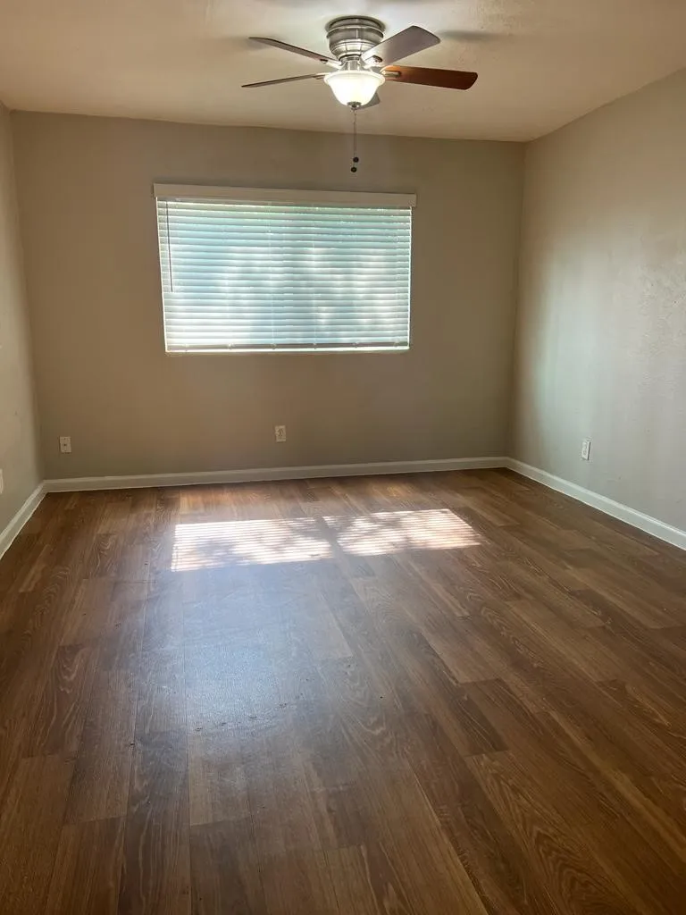Apartment For Rent in Dallas County , 2429 Parkside 277, Irving, Texas 75061, 1 Bedroom, 1 Bathroom, Garage spaces, 462 Sqft, built in 1961, Price $1,140, mls#21357349, Real Estate Agent in Irving, Homes For Rent in Dallas county, Homes For Rent in Irving, Realtor in Irving Texas, Real Estate Brokerage Independent Realty Texas, Luminita Cordes Realtor