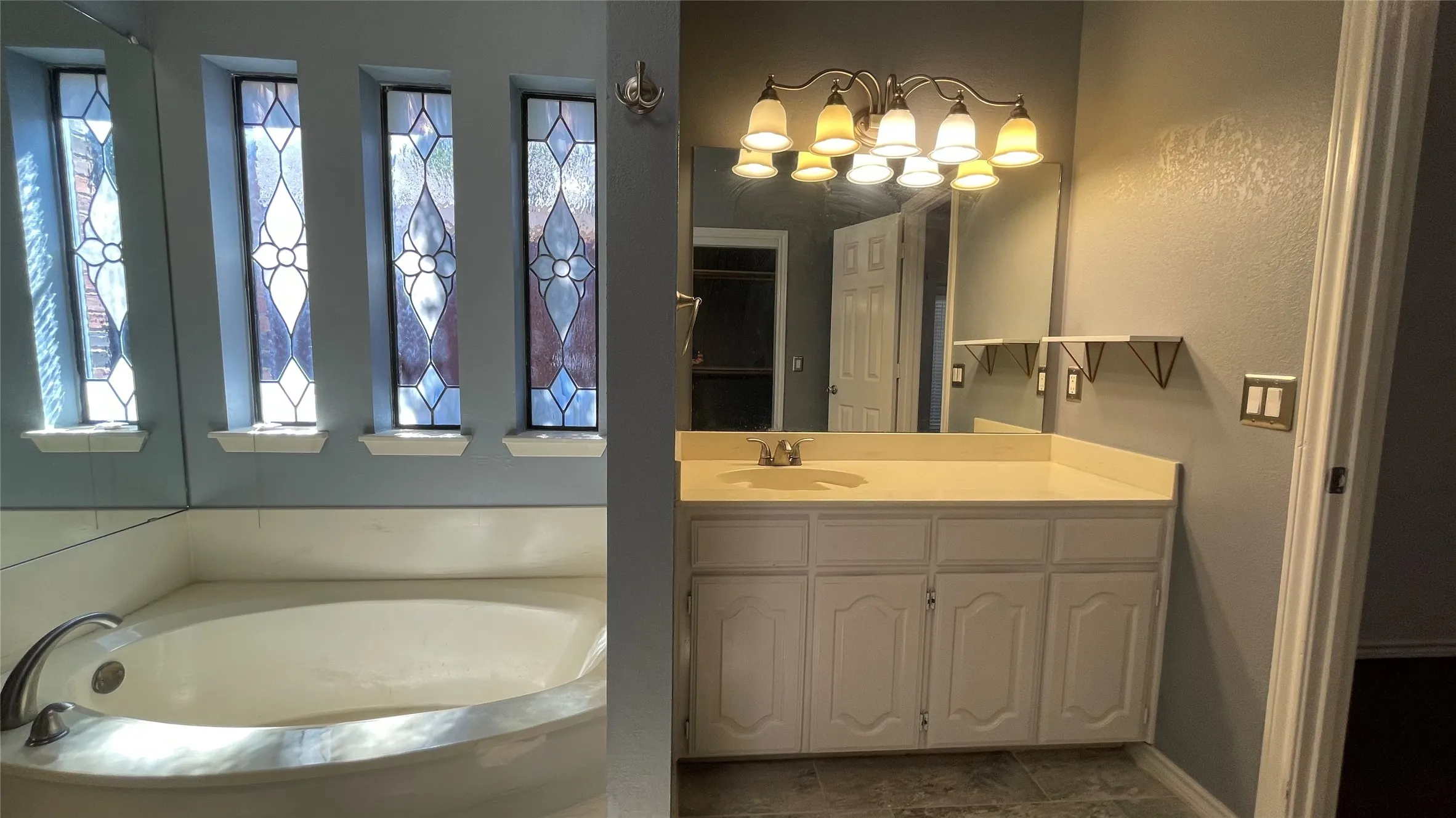 Single Family Residence For Rent in Collin County , 4023 Lawngate Drive, Dallas, Texas 75287, 3 Bedroom, 3 Bathroom, 2 Garage spaces, 2,033 Sqft, built in 1986, mls#21357383, Real Estate Agent in Dallas, Homes For Rent in Collin county, Homes For Rent in Dallas, Realtor in Dallas Texas, Real Estate Brokerage Independent Realty Texas, Luminita Cordes Realtor
