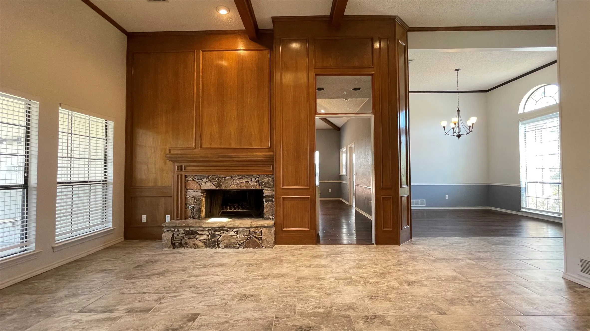 Rectangular tiles. High ceiling, 2 ceiling fans