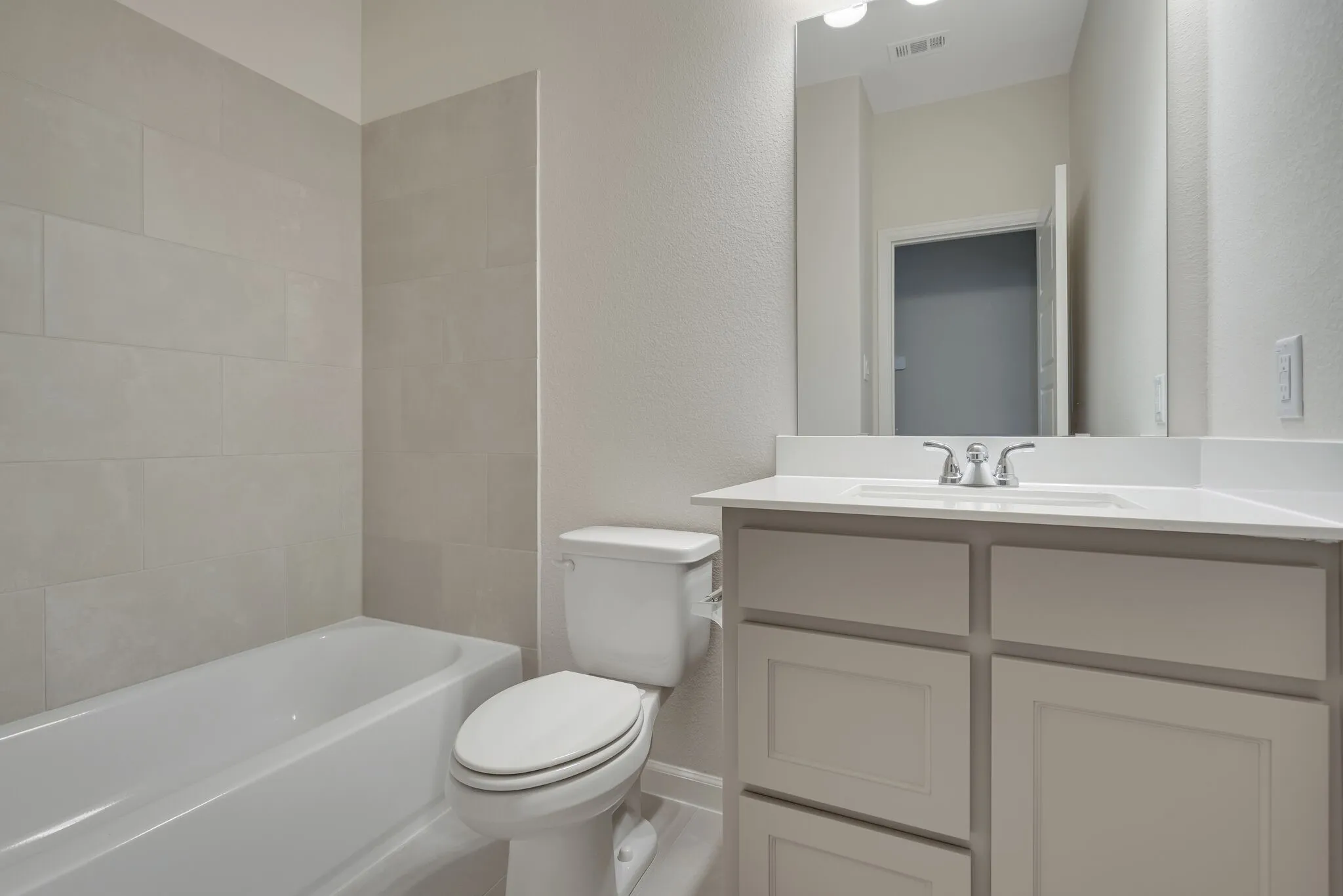 Upstairs full bath