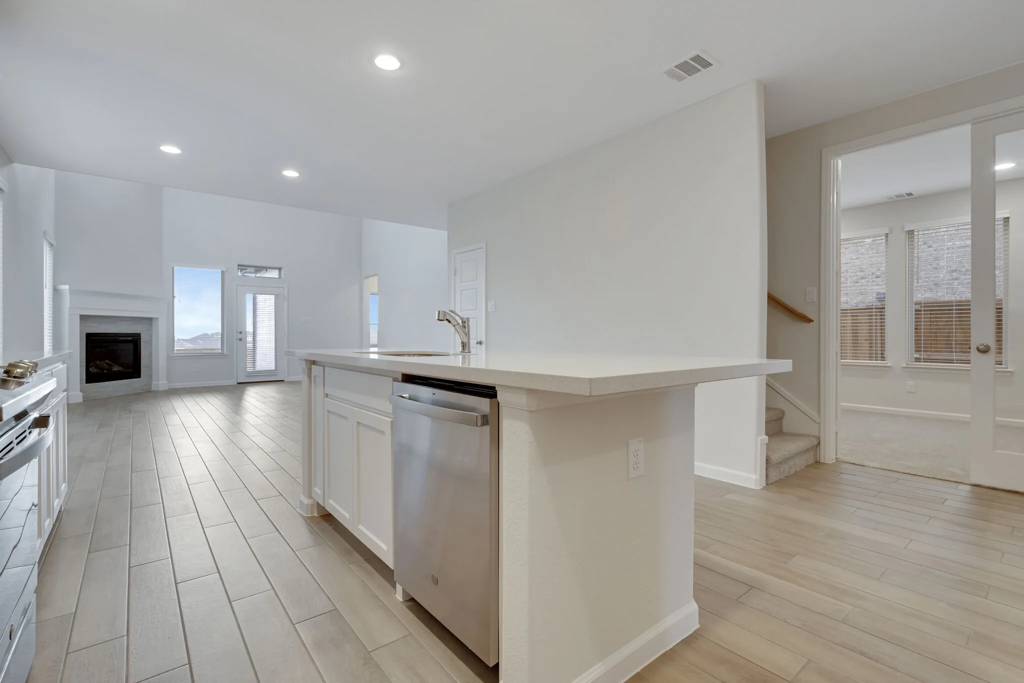 Single Family Residence For Rent in Wise County , 157 Palo Duro Bend, Rhome, Texas 76078, 3 Bedroom, 3 Bathroom, 2 Garage spaces, 2,330 Sqft, built in 2023, mls#21349191, Real Estate Agent in Rhome, Homes For Rent in Wise county, Homes For Rent in Rhome, Realtor in Rhome Texas, Real Estate Brokerage Independent Realty Texas, Luminita Cordes Realtor