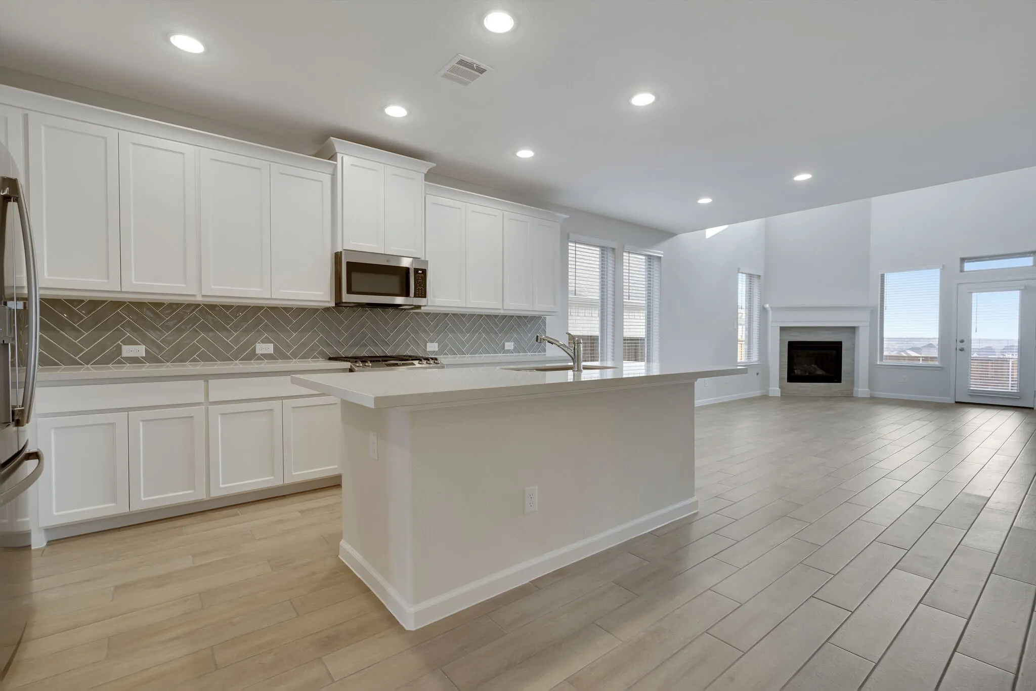 Single Family Residence For Rent in Wise County , 157 Palo Duro Bend, Rhome, Texas 76078, 3 Bedroom, 3 Bathroom, 2 Garage spaces, 2,330 Sqft, built in 2023, mls#21349191, Real Estate Agent in Rhome, Homes For Rent in Wise county, Homes For Rent in Rhome, Realtor in Rhome Texas, Real Estate Brokerage Independent Realty Texas, Luminita Cordes Realtor