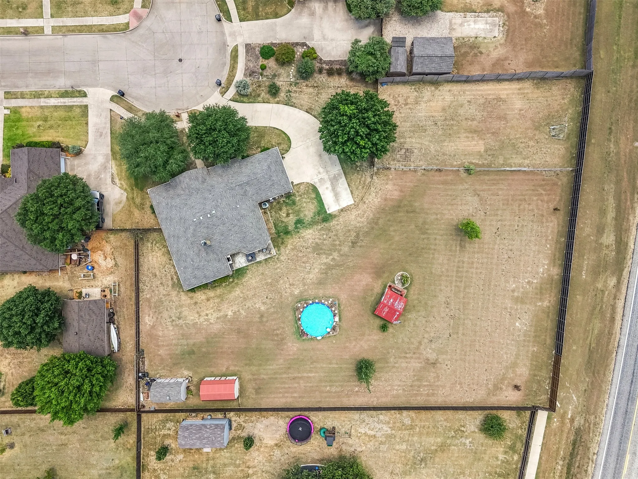 Single Family Residence For Sale in Ellis County , 4621 Cedar Run Drive, Midlothian, Texas 76065, 4 Bedroom, 2 Bathroom, 2 Garage spaces, 2,338 Sqft, built in 2005, mls#21347515, Real Estate Agent in Midlothian, Homes For Sale in Ellis county, Homes For Sale in Midlothian, Realtor in Midlothian Texas, Real Estate Brokerage Independent Realty Texas, Luminita Cordes Realtor